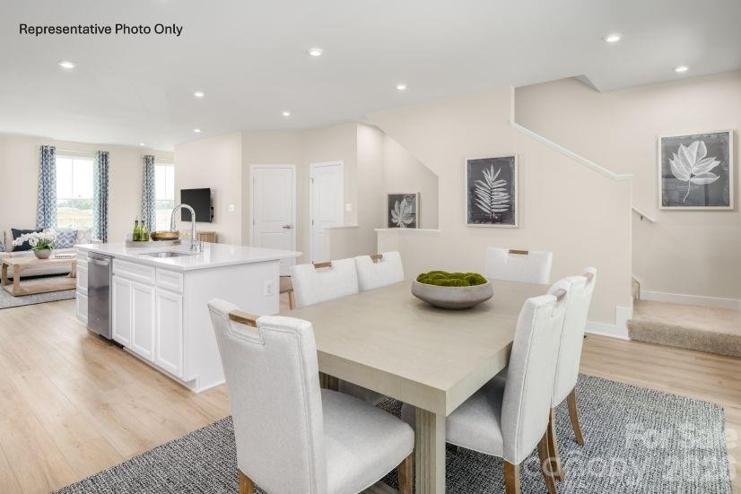 2236 Flicker Road Property Photo 4