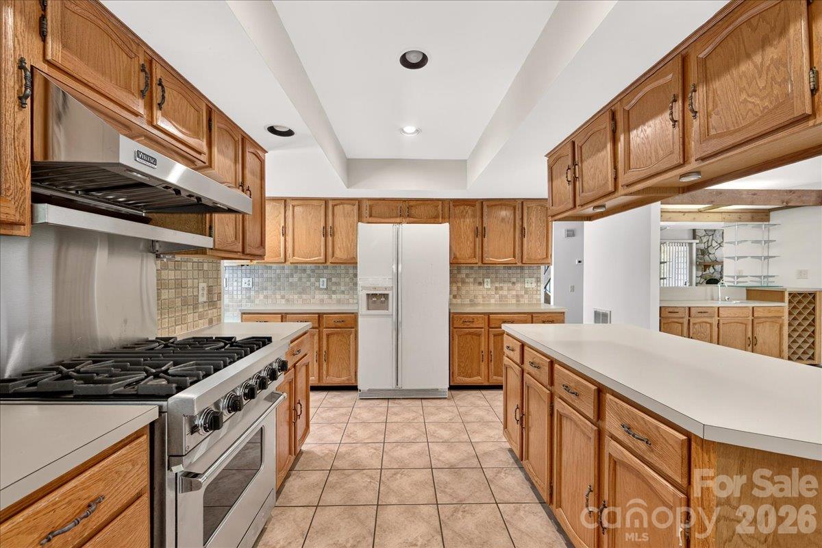 6133 Rhone Drive Property Photo 12