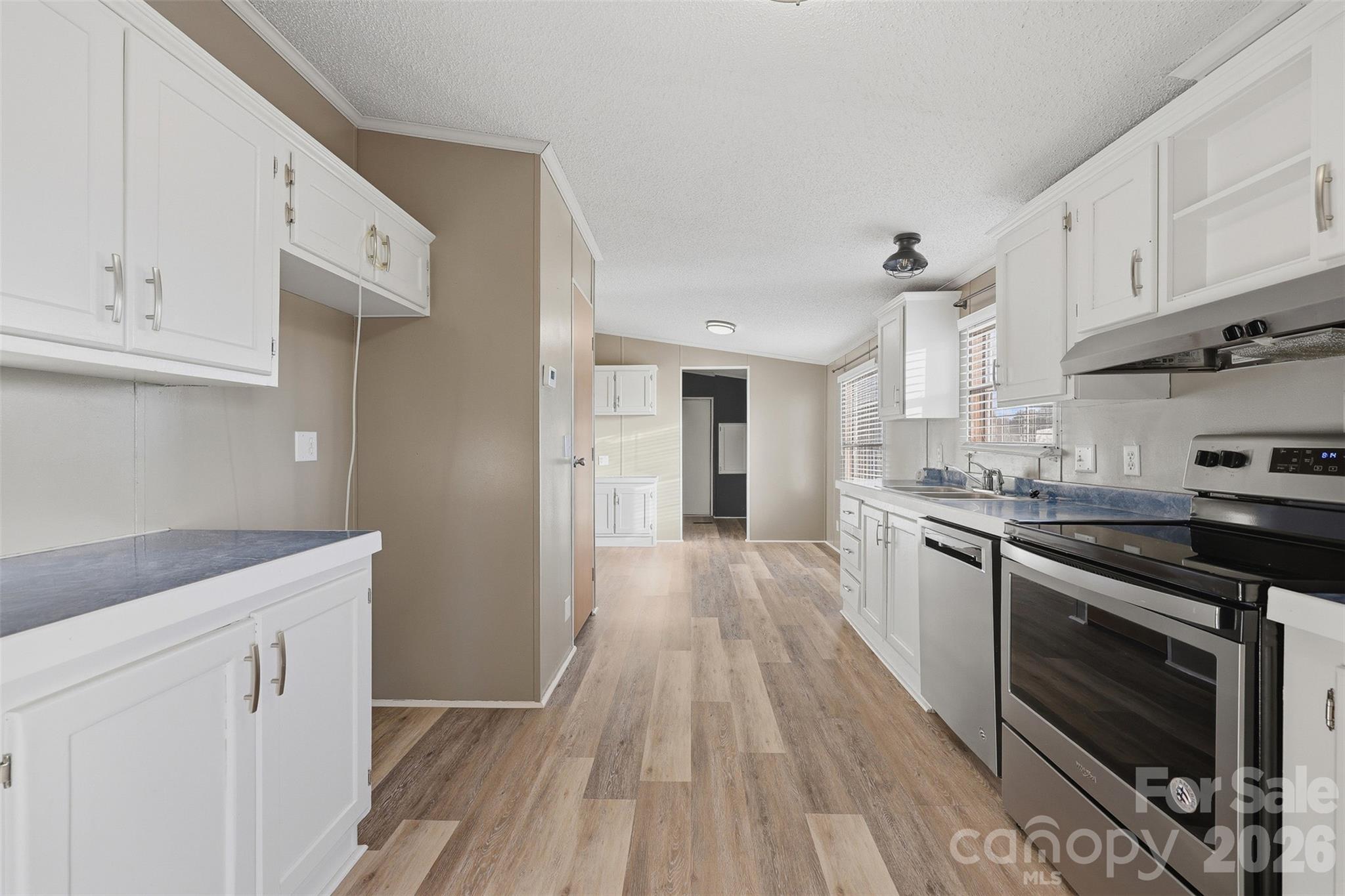 127 White Plains Road Property Photo 9