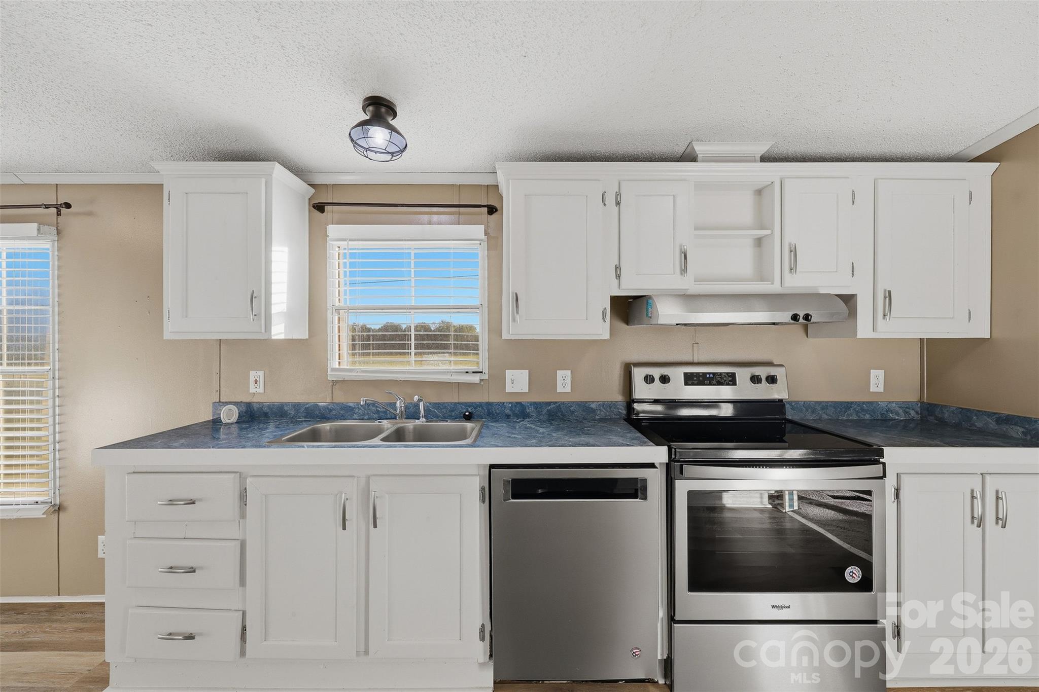 127 White Plains Road Property Photo 10