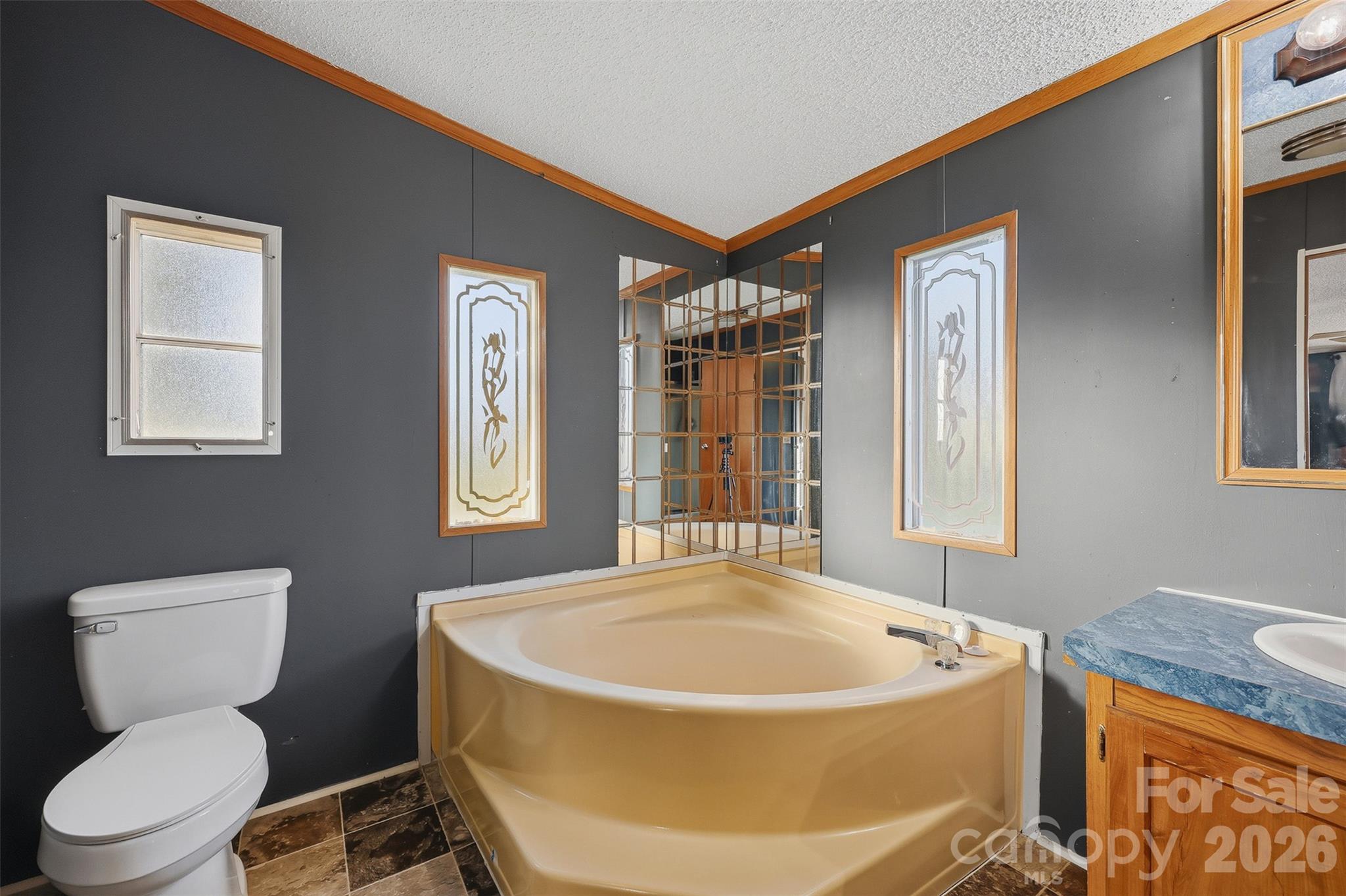 127 White Plains Road Property Photo 28
