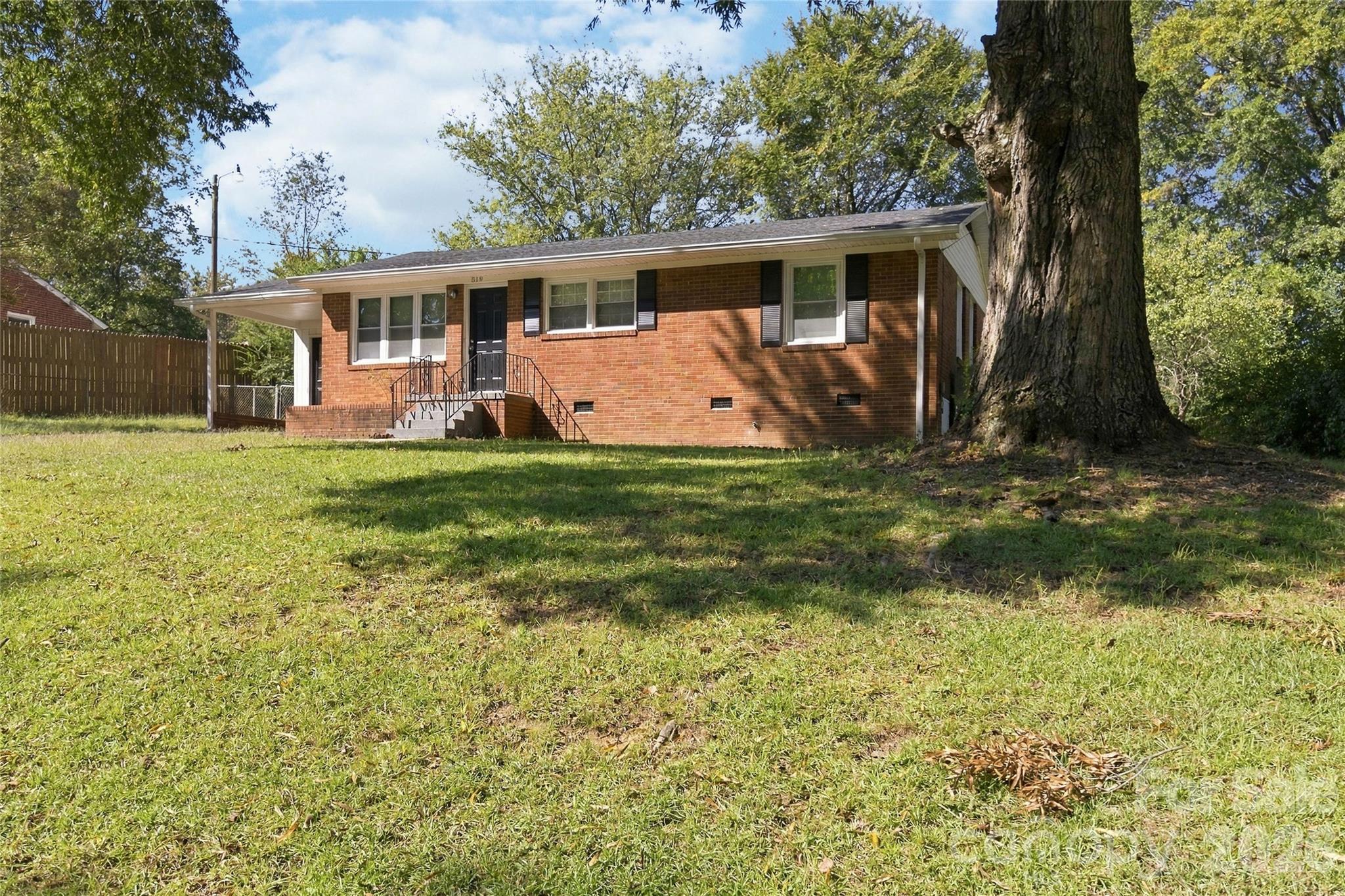 519 Annex Avenue Property Photo 1
