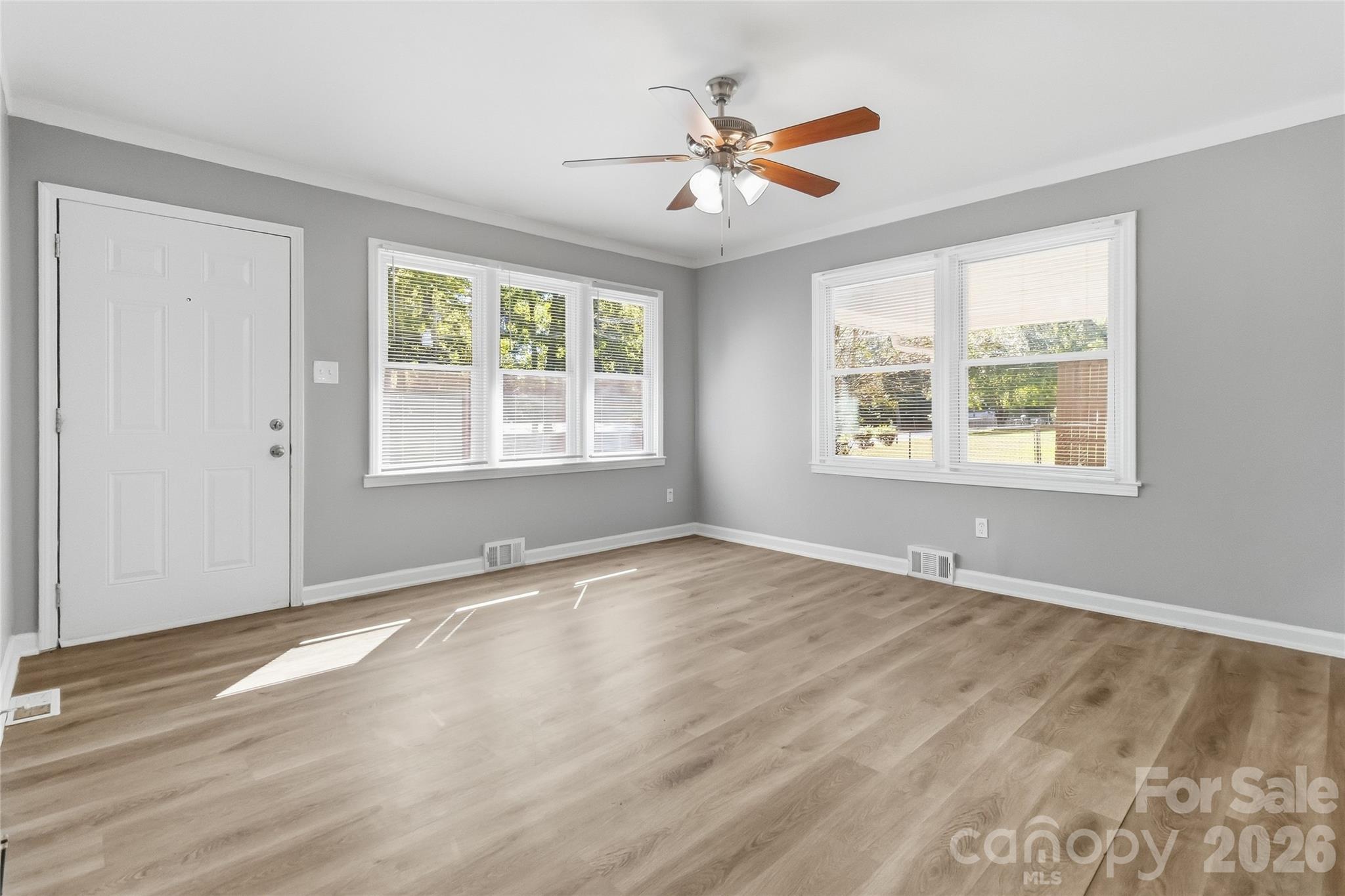 519 Annex Avenue Property Photo 3