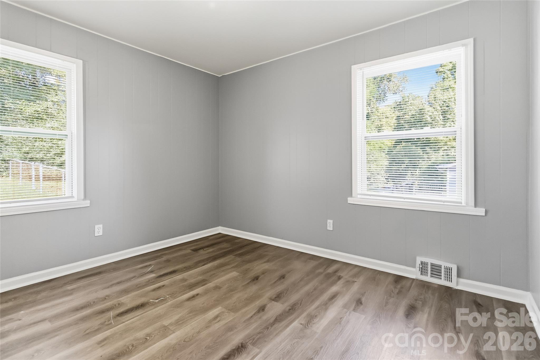 519 Annex Avenue Property Photo 7