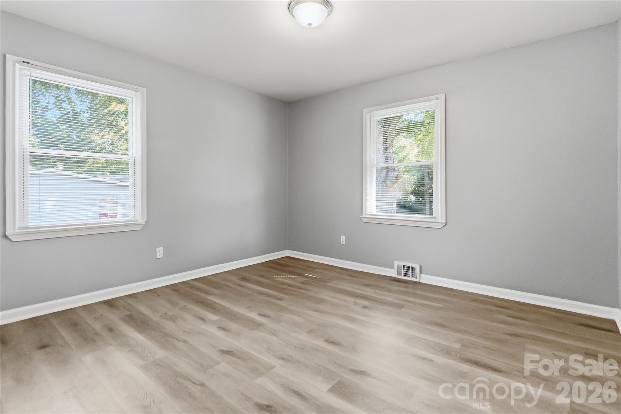 519 Annex Avenue Property Photo 8