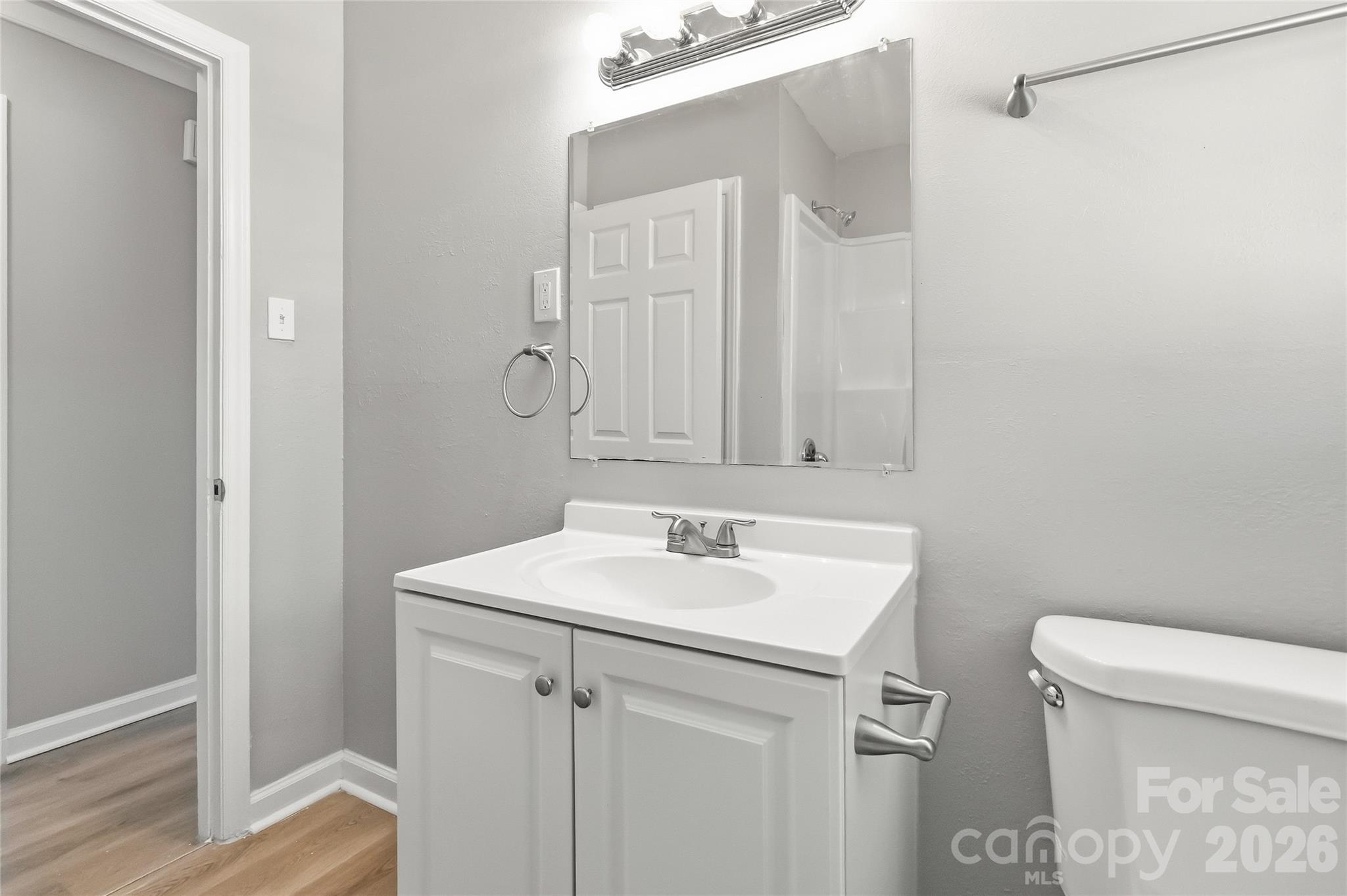 519 Annex Avenue Property Photo 10