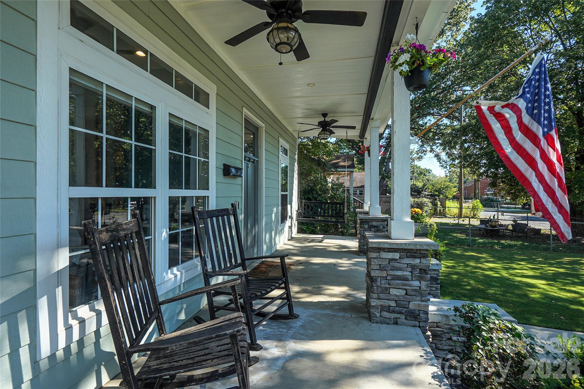 1216 Effingham Road Property Photo 4