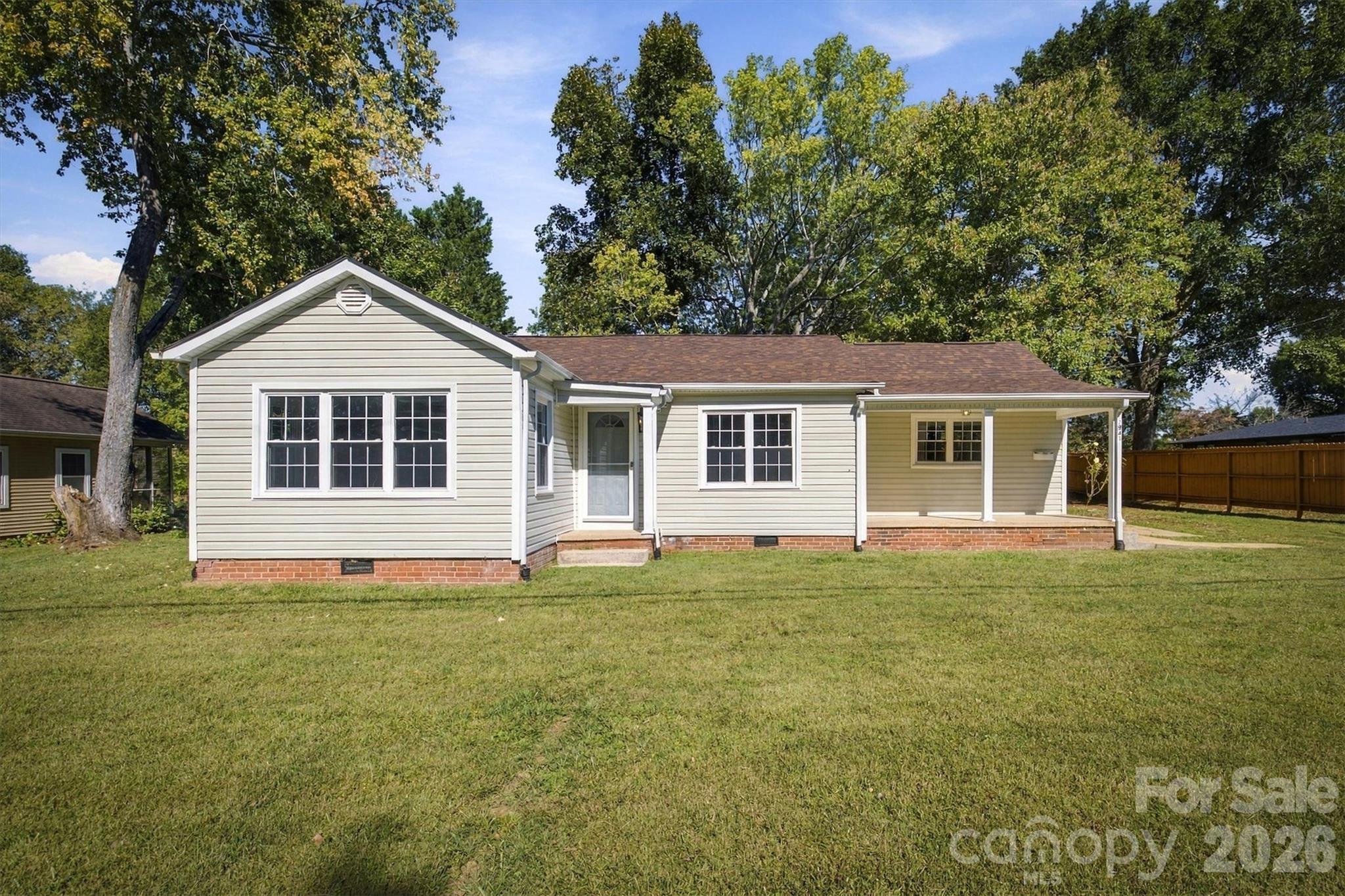 2941 Highland Drive Property Photo 1