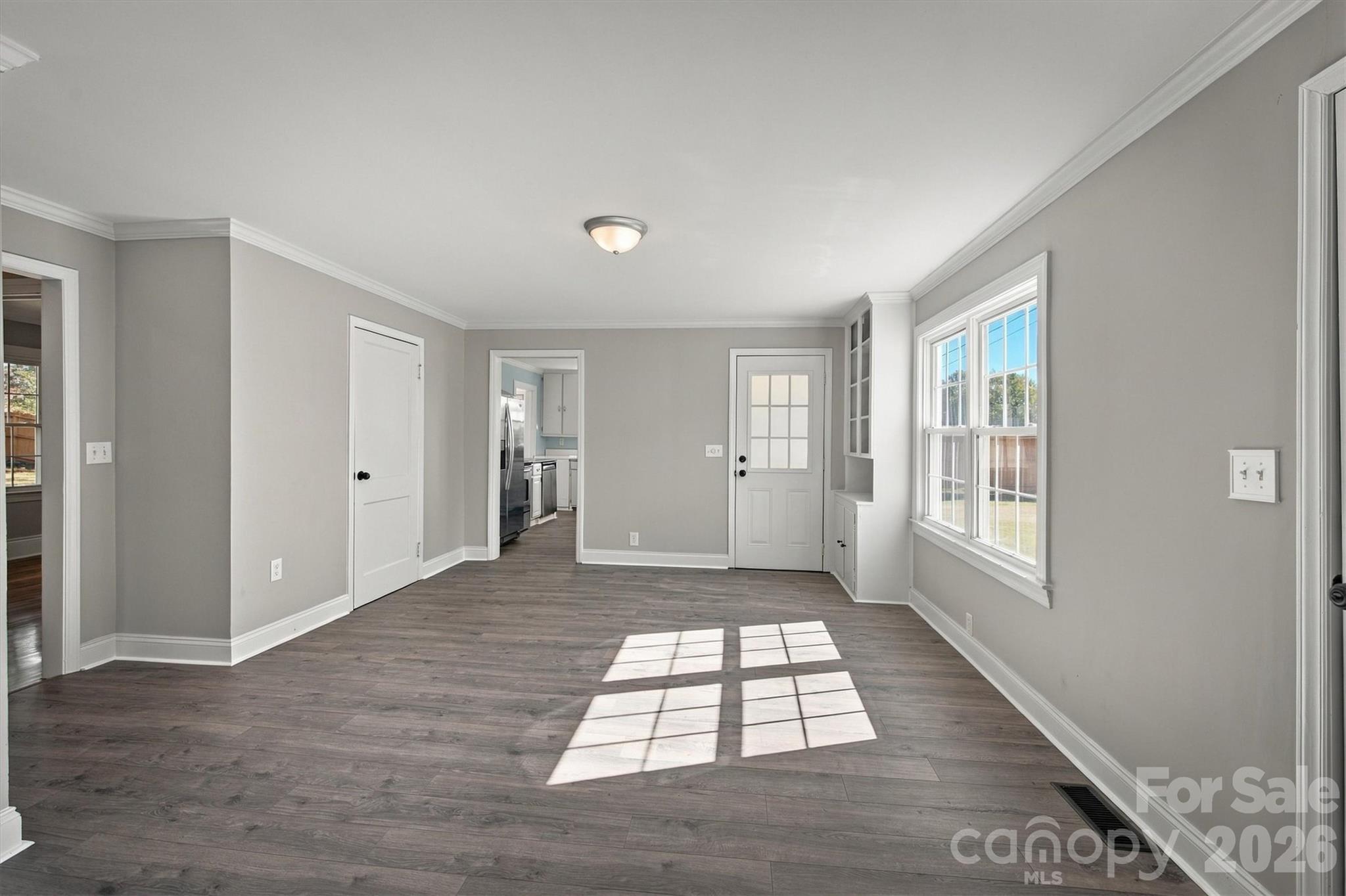 2941 Highland Drive Property Photo 6