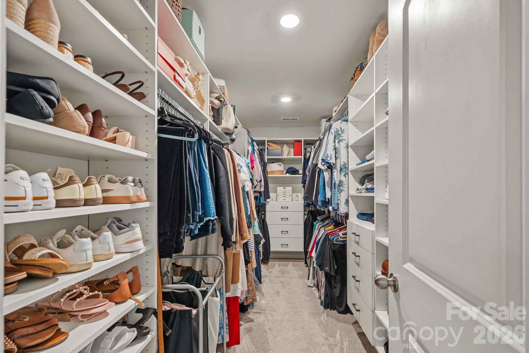 9325 Beecroft Valley Drive Property Photo 17