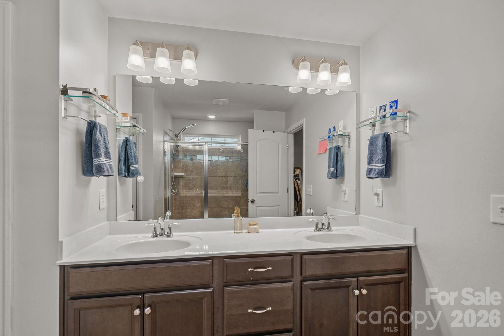 9325 Beecroft Valley Drive Property Photo 18