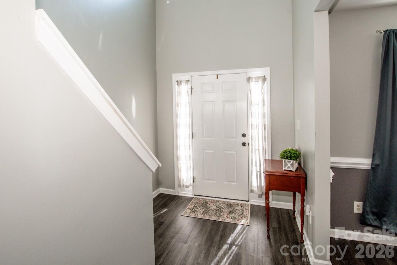 5924 Barefoot Lane Property Photo 4