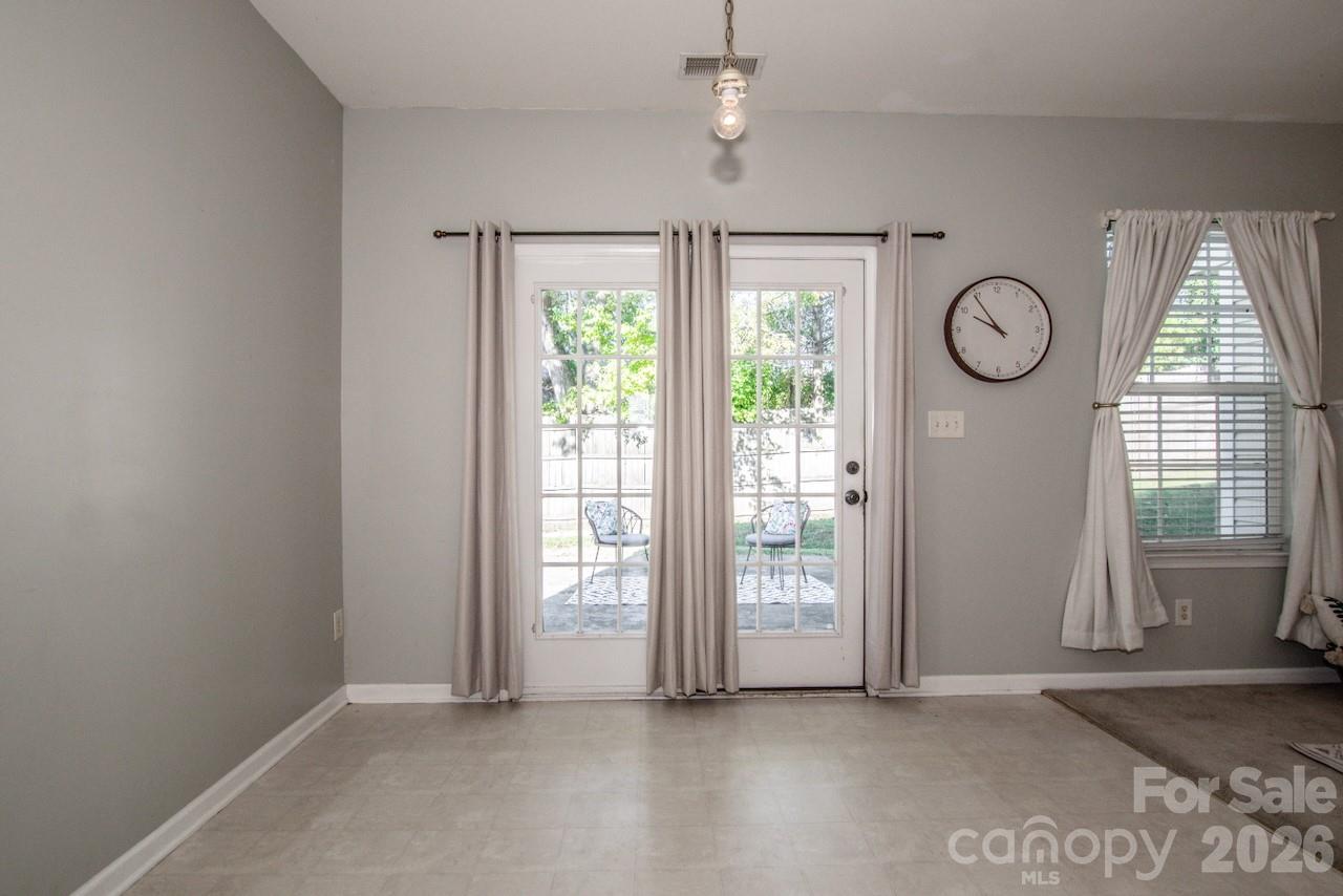 5924 Barefoot Lane Property Photo 13