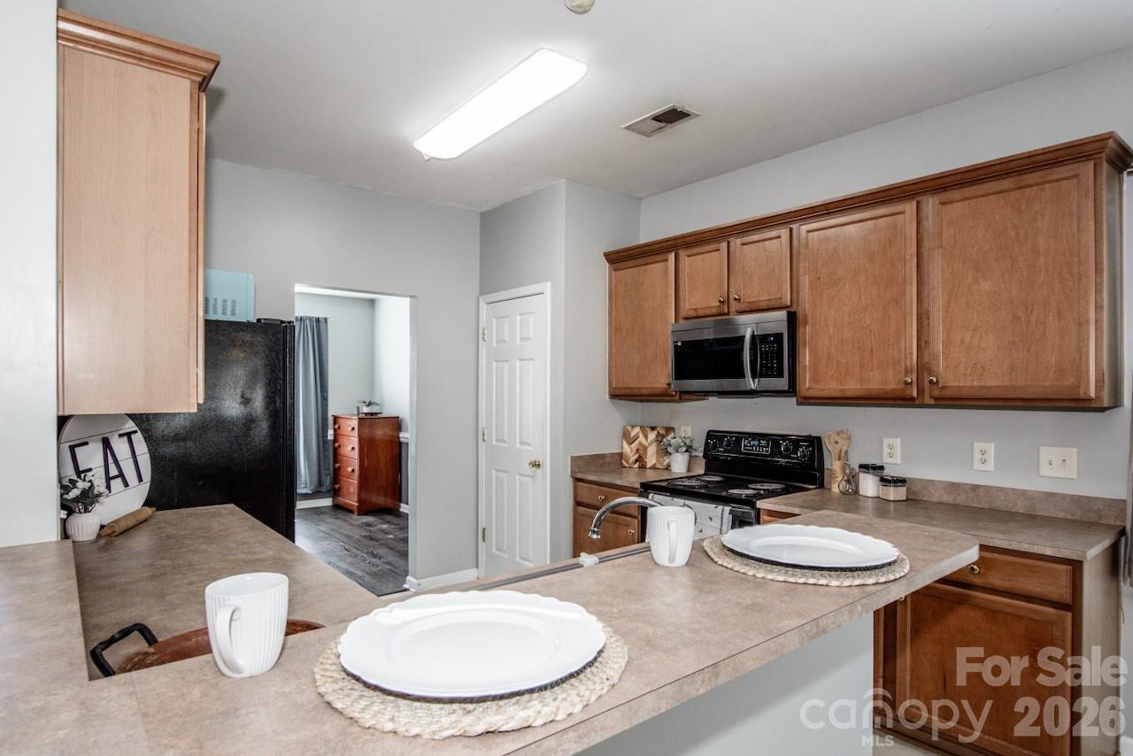 5924 Barefoot Lane Property Photo 15