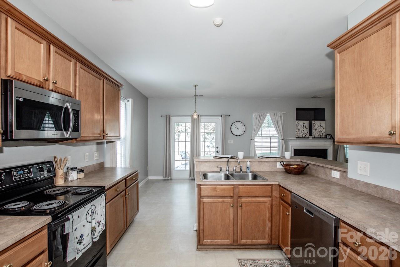 5924 Barefoot Lane Property Photo 19
