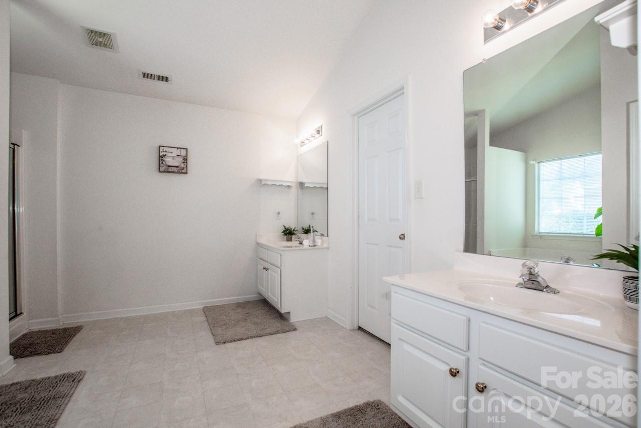 5924 Barefoot Lane Property Photo 27