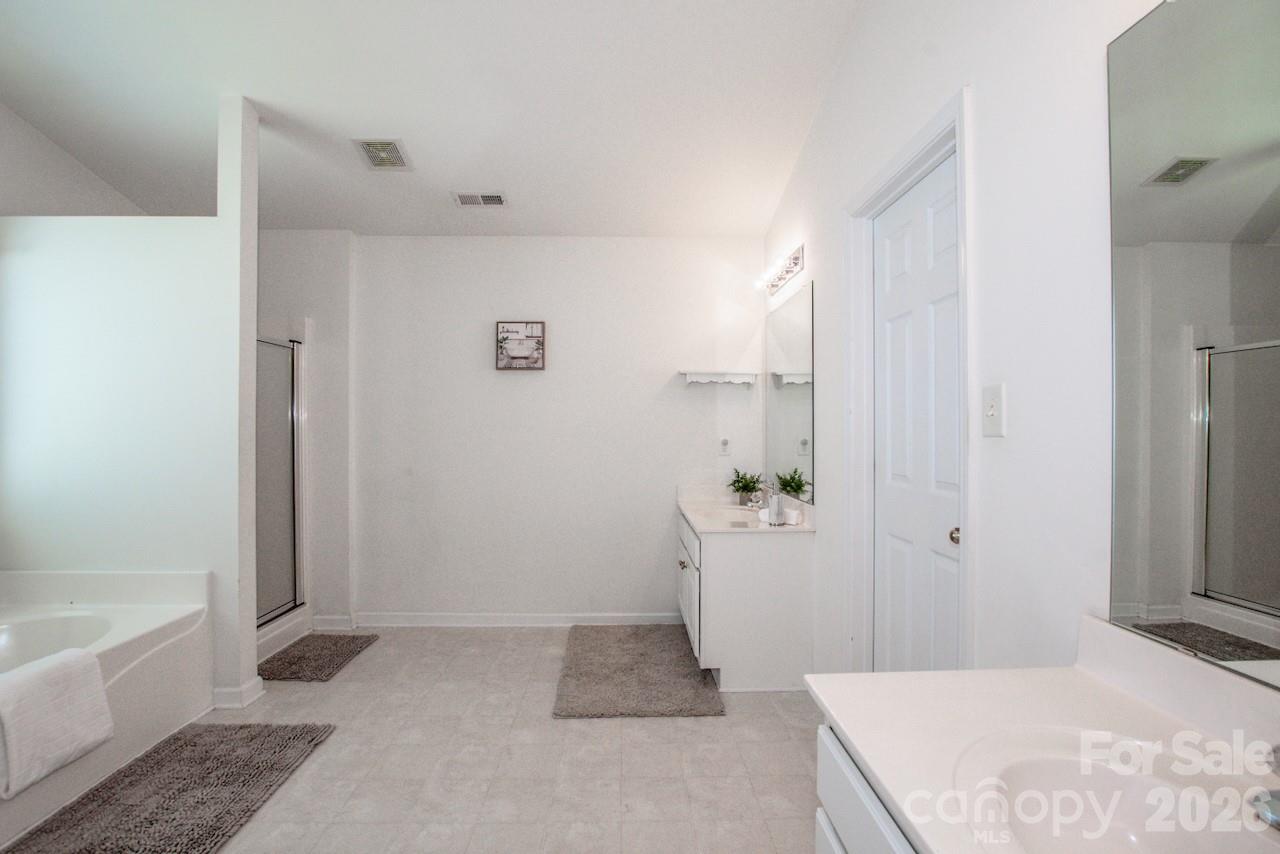 5924 Barefoot Lane Property Photo 28