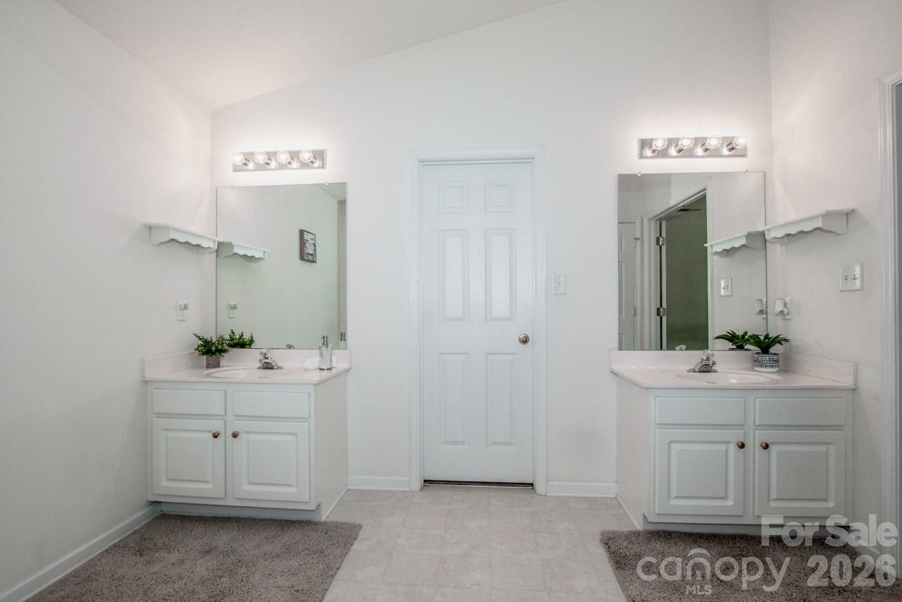 5924 Barefoot Lane Property Photo 29