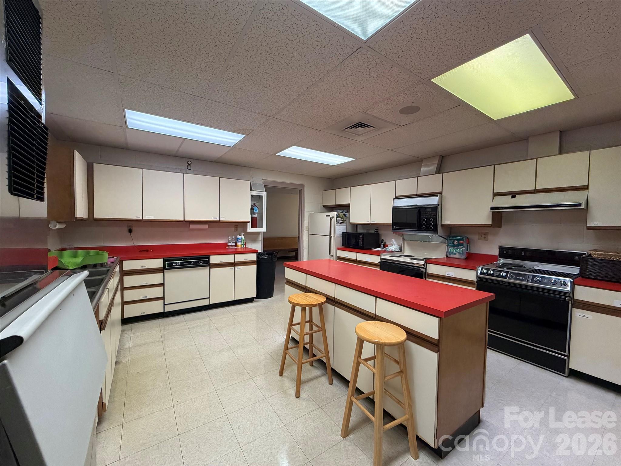 419 Deaverview Road Property Photo 2