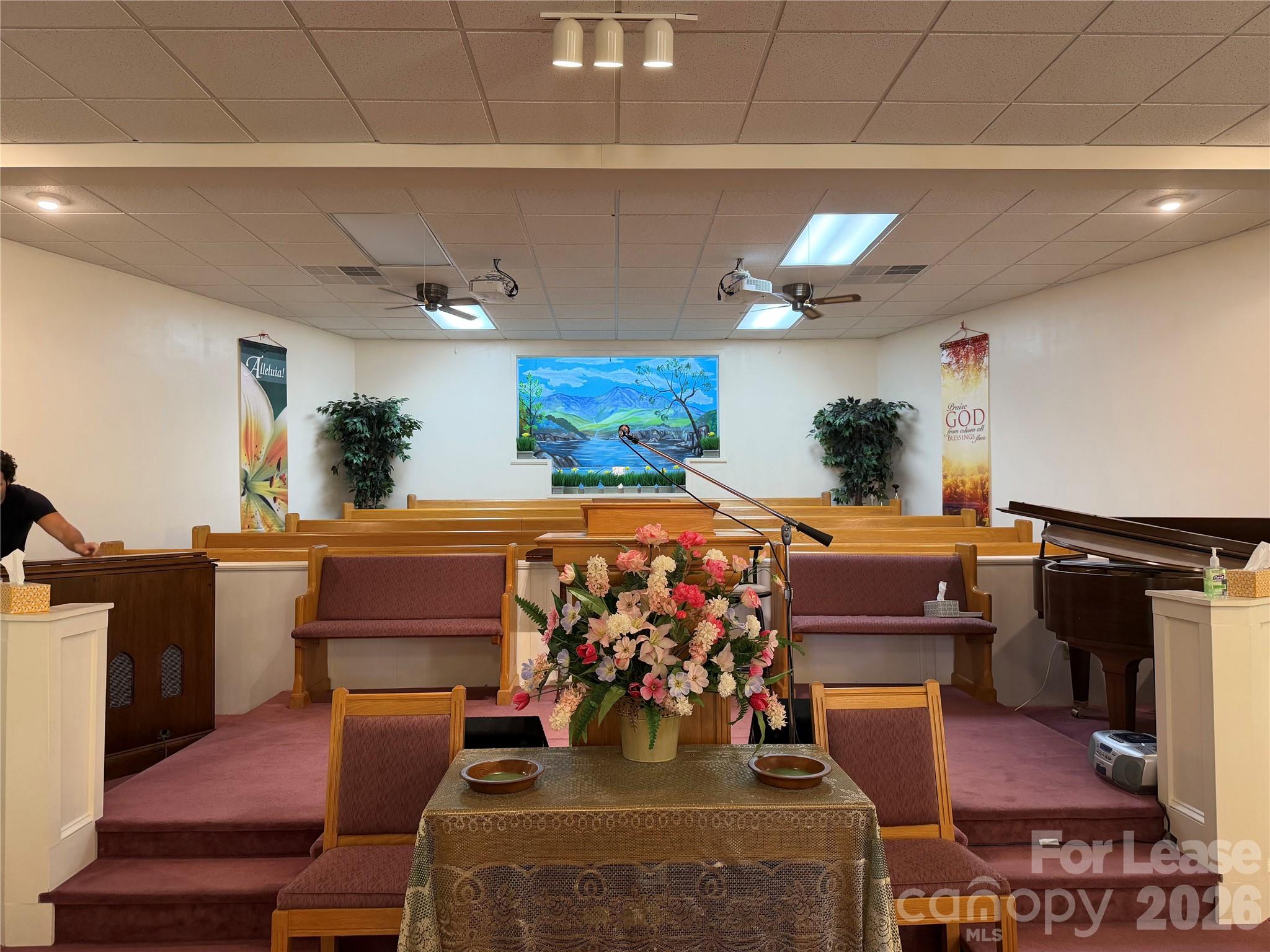 419 Deaverview Road Property Photo 8