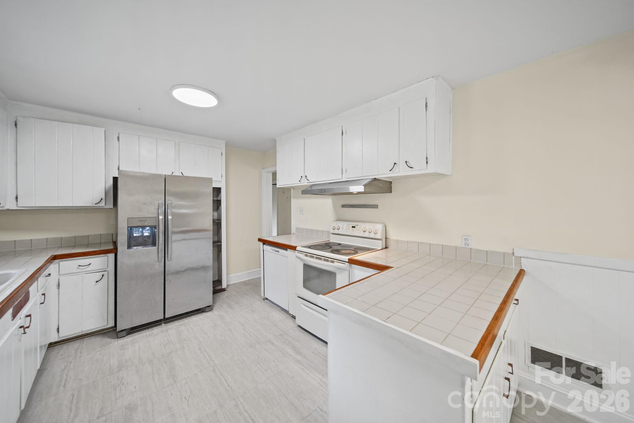701 Denning Place Property Photo 6