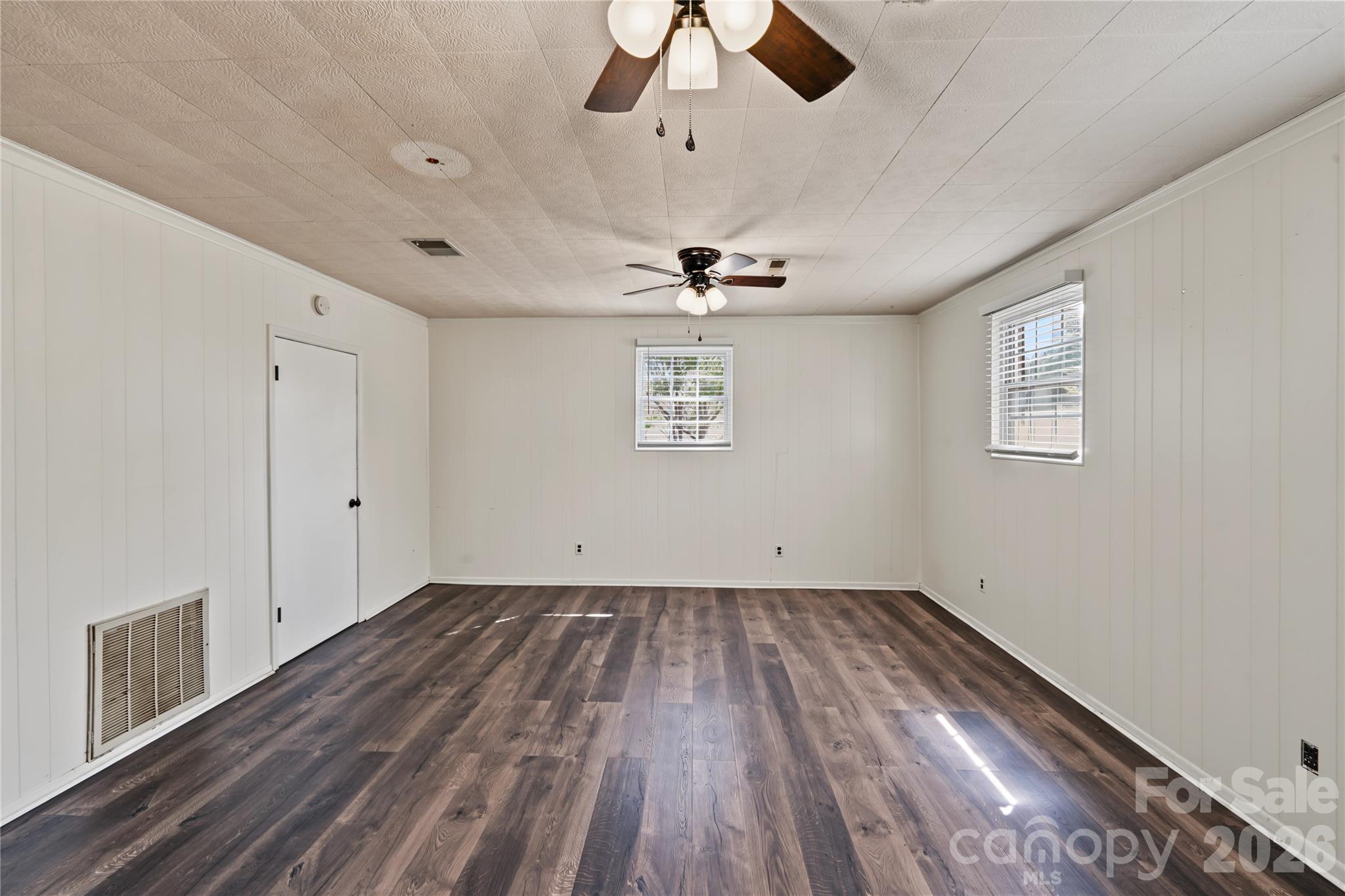 206 King Henry Lane Property Photo 4