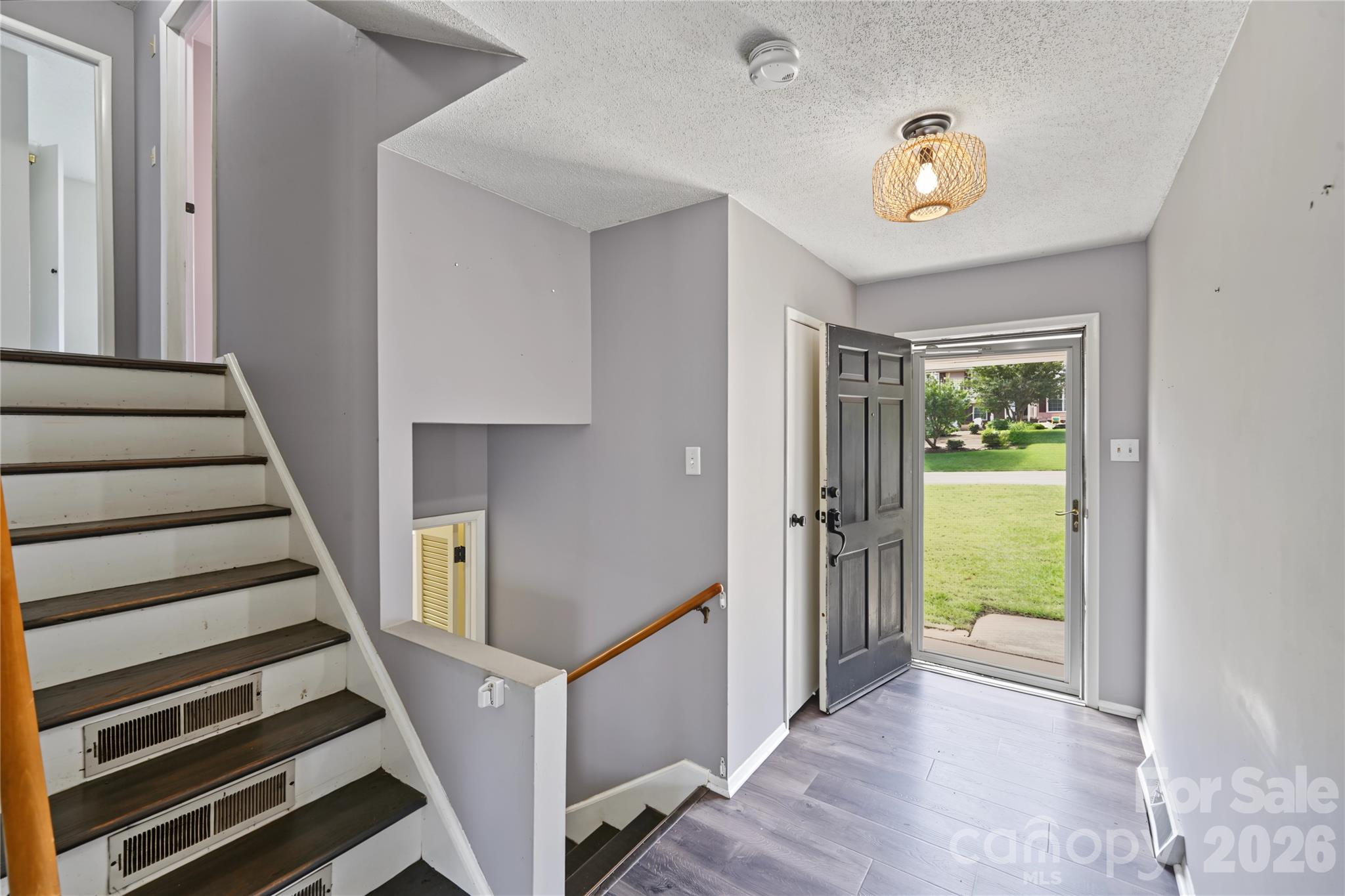 206 King Henry Lane Property Photo 7