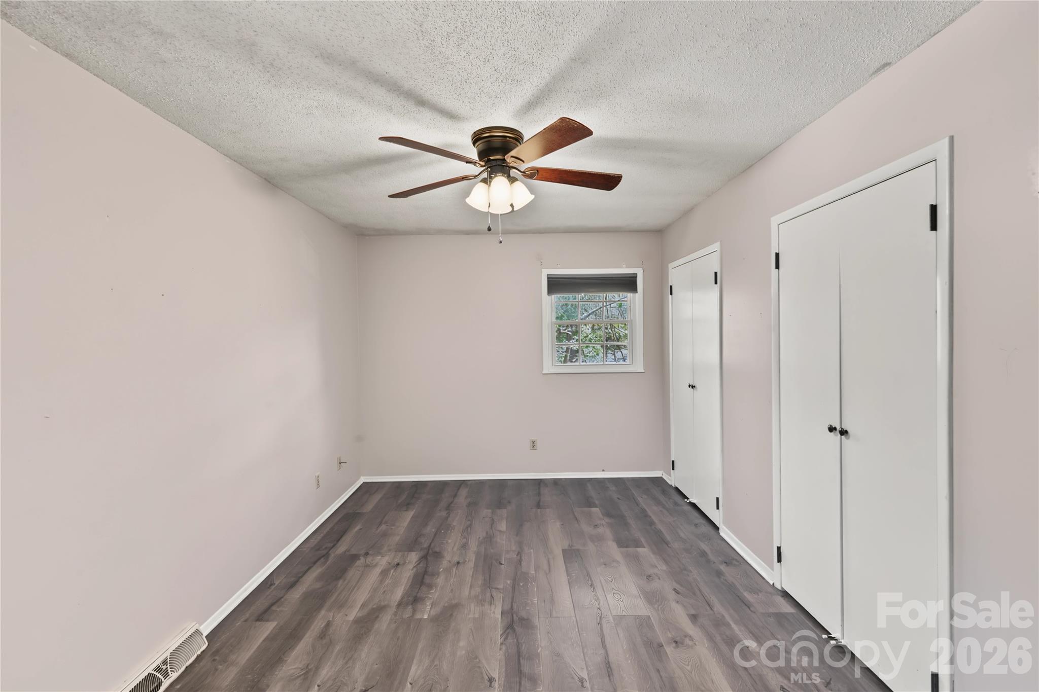206 King Henry Lane Property Photo 14