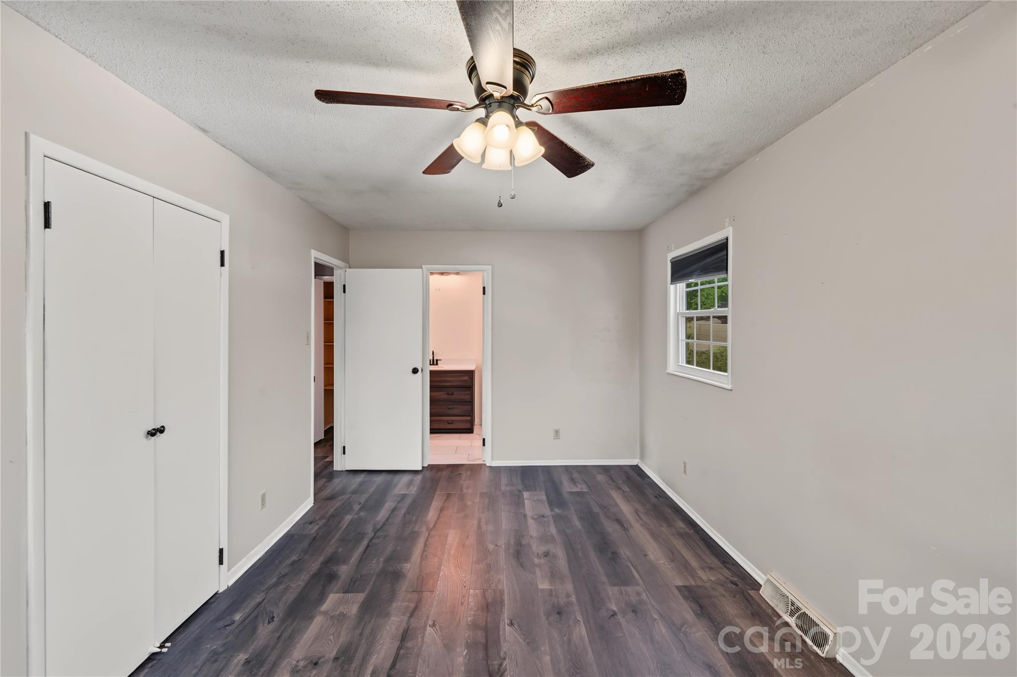 206 King Henry Lane Property Photo 15