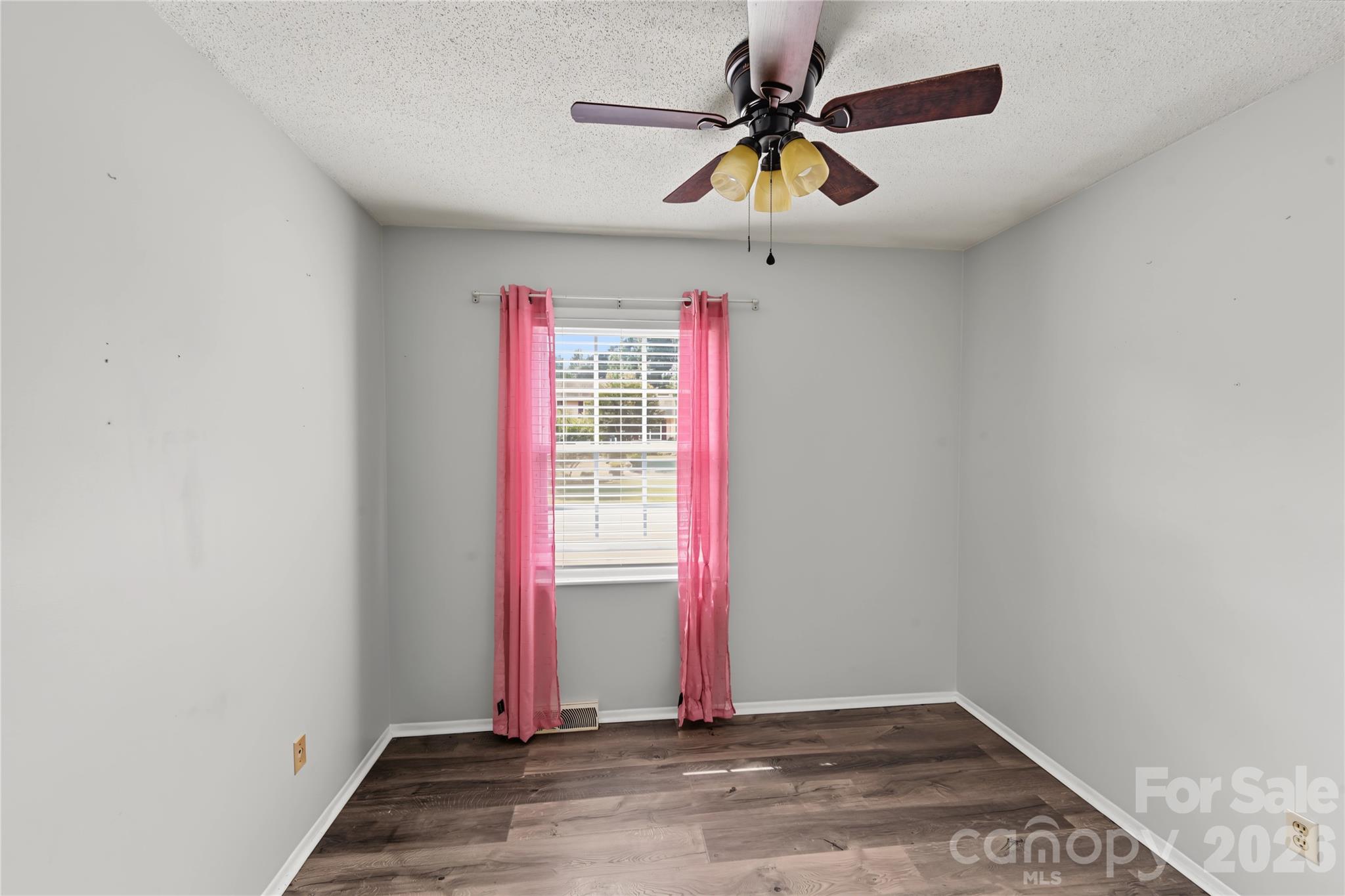 206 King Henry Lane Property Photo 19