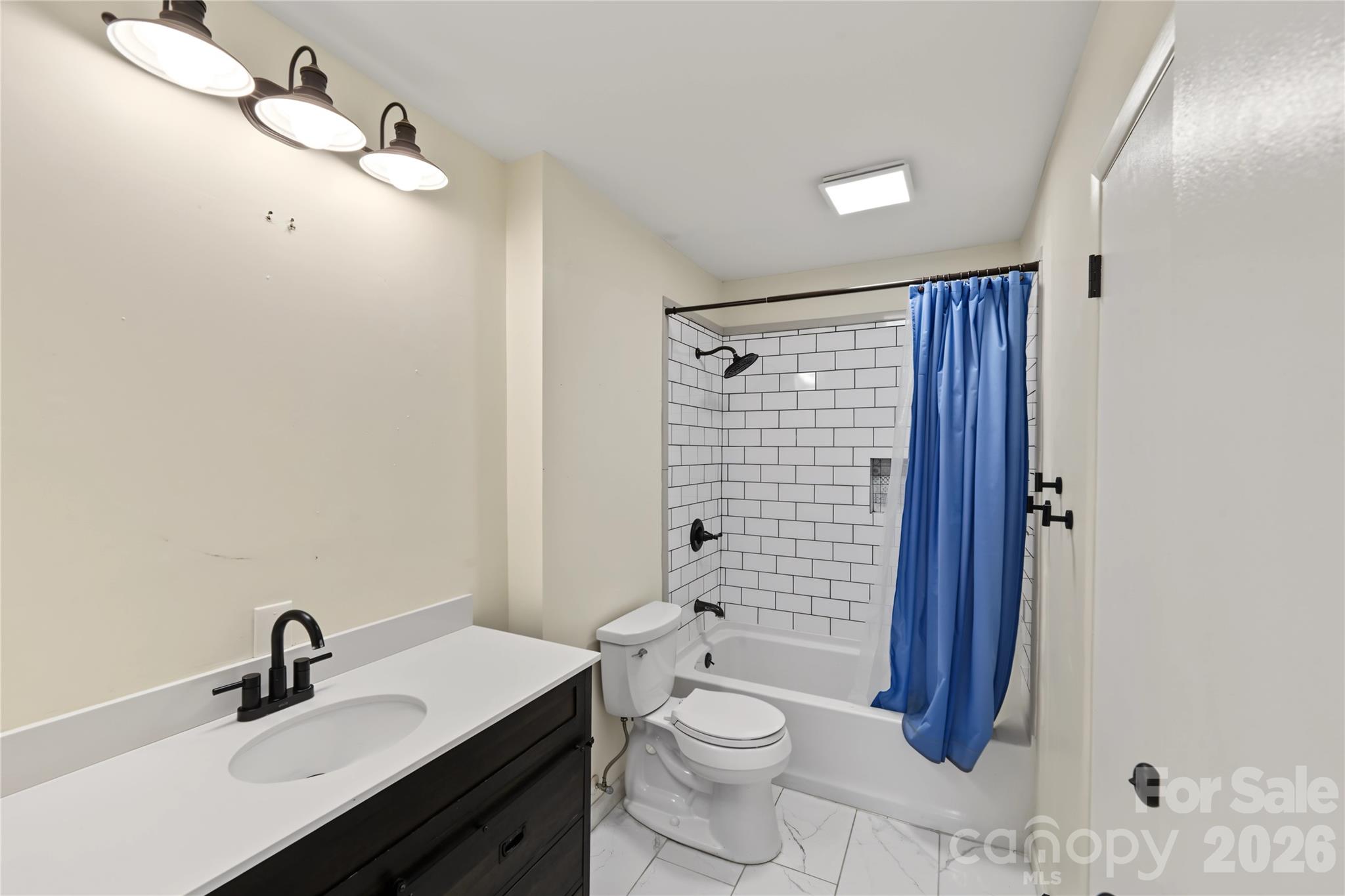 206 King Henry Lane Property Photo 23
