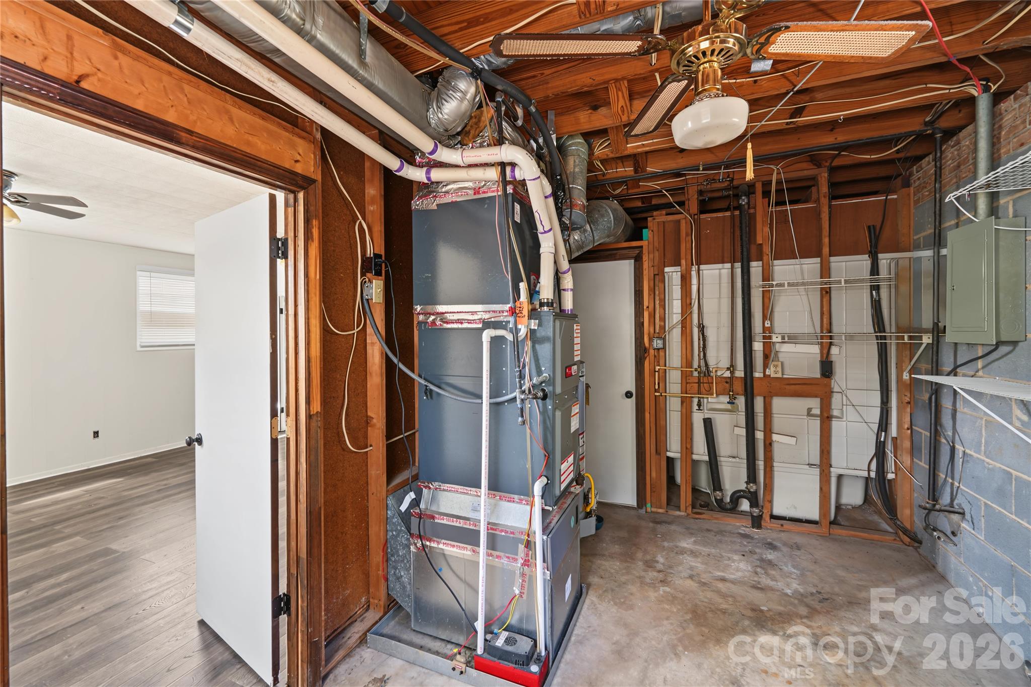 206 King Henry Lane Property Photo 27