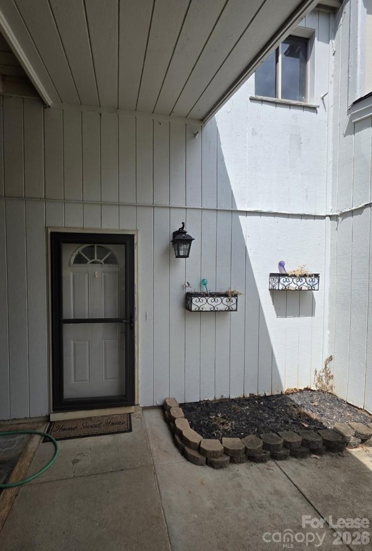 8012 Horse Chestnut Lane Property Photo 2