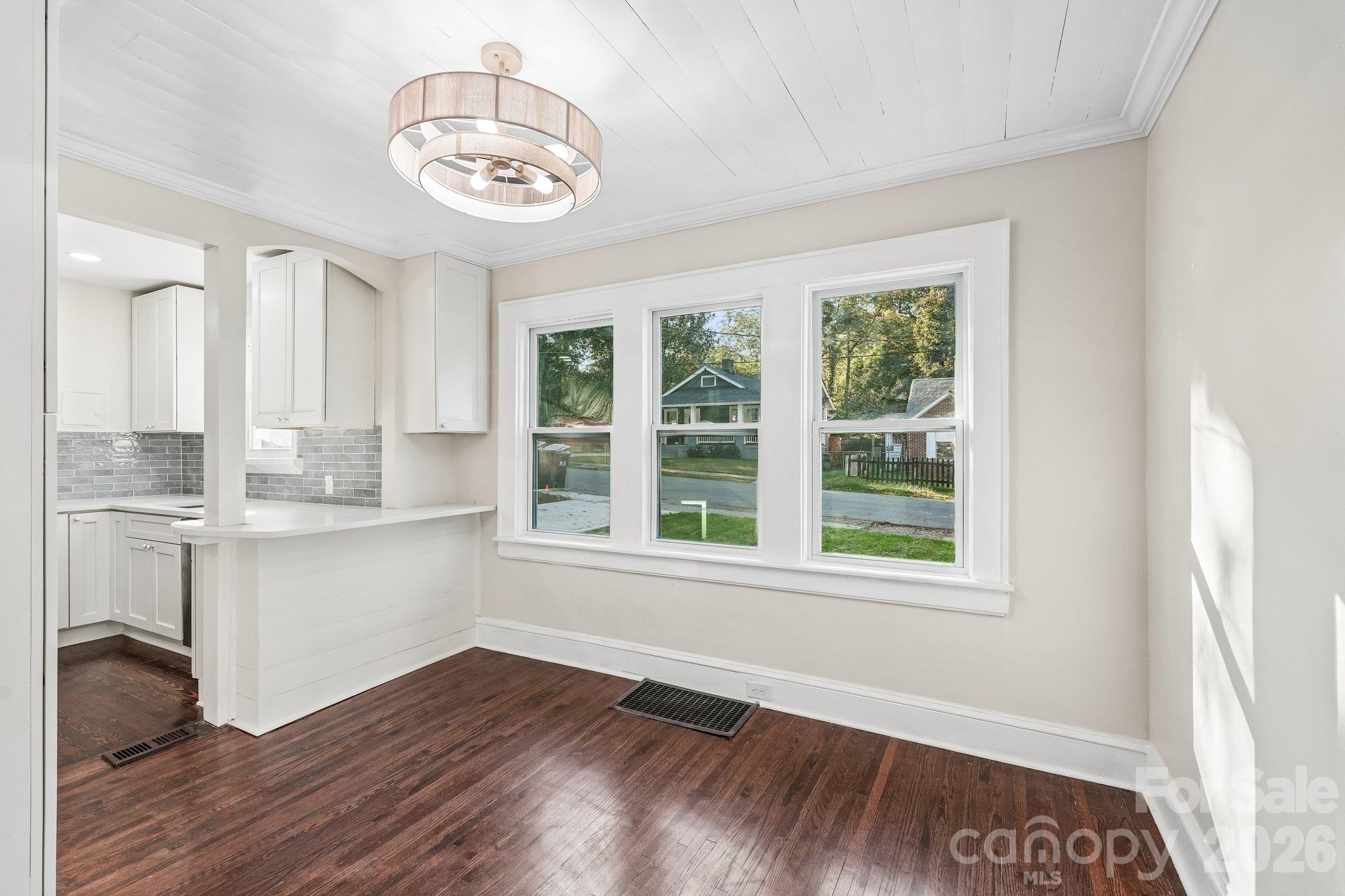 2918 Rush Avenue Property Photo 8