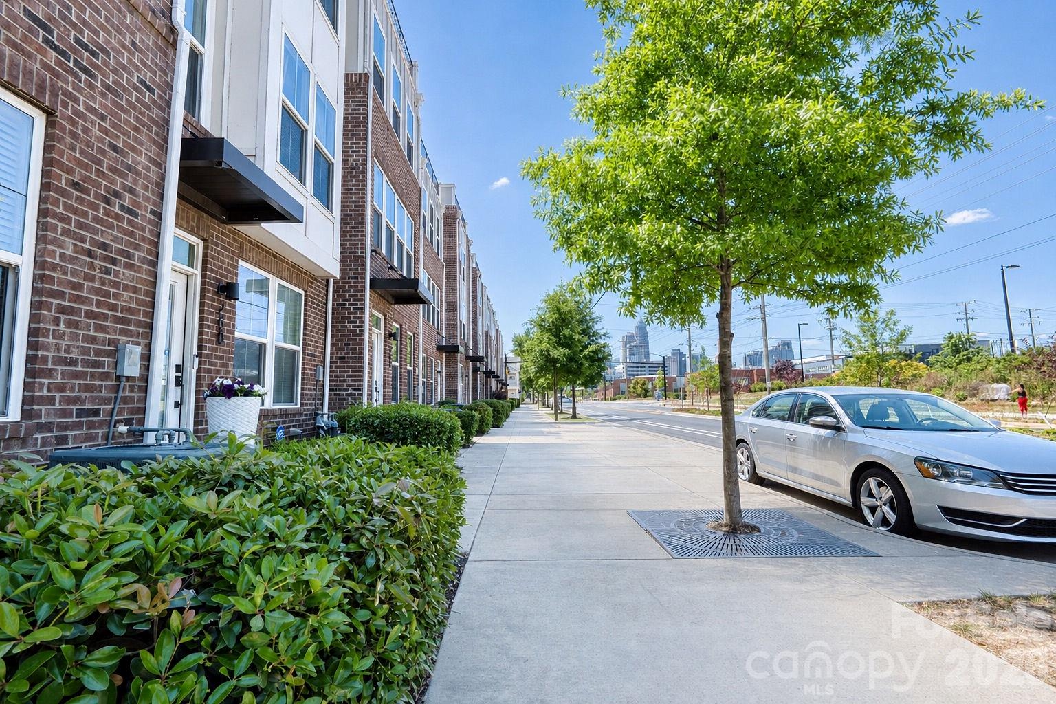 268 Parkwood Avenue Property Photo 3
