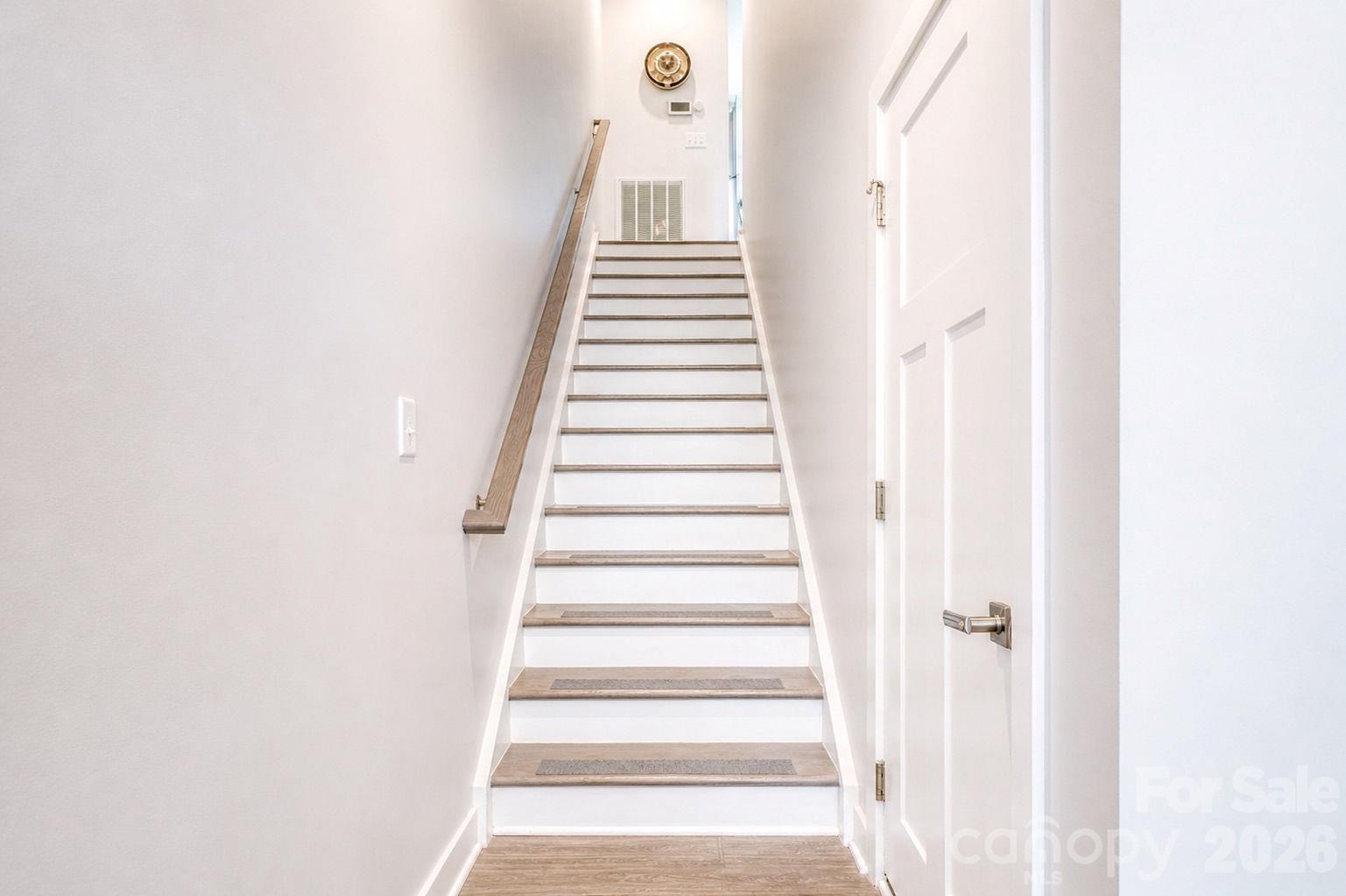 268 Parkwood Avenue Property Photo 6