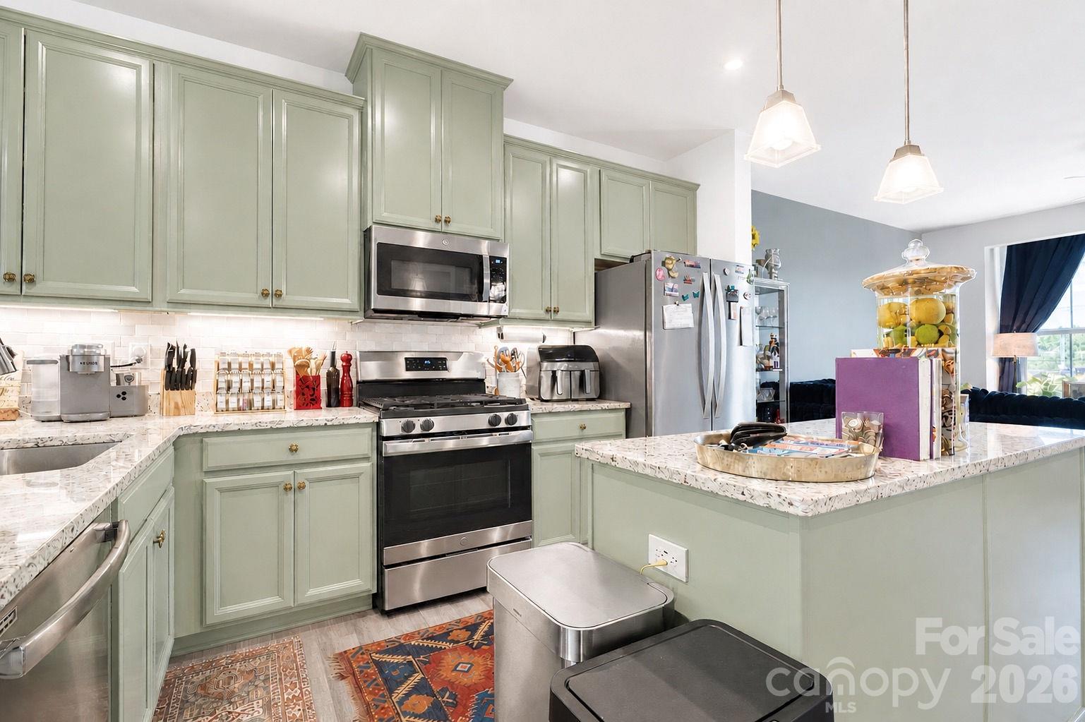 268 Parkwood Avenue Property Photo 10