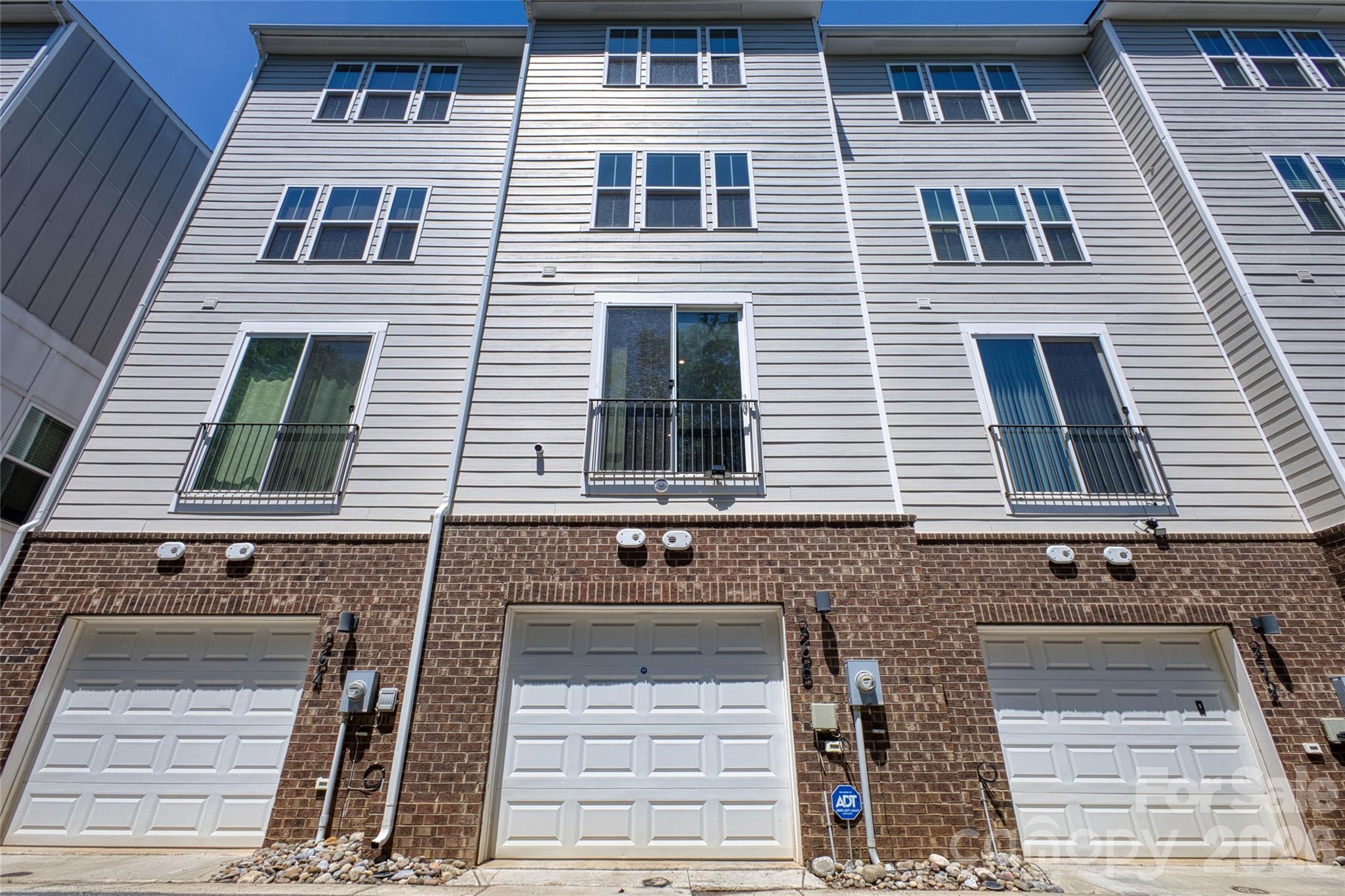 268 Parkwood Avenue Property Photo 42