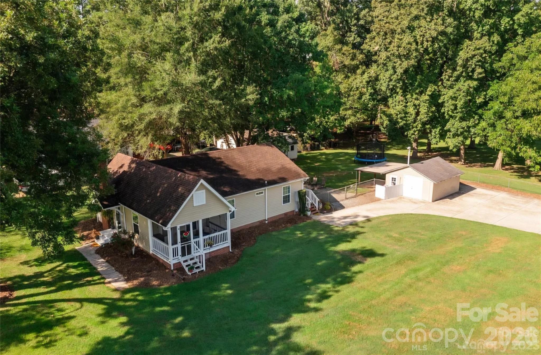 555 Palmer Road Property Photo 1