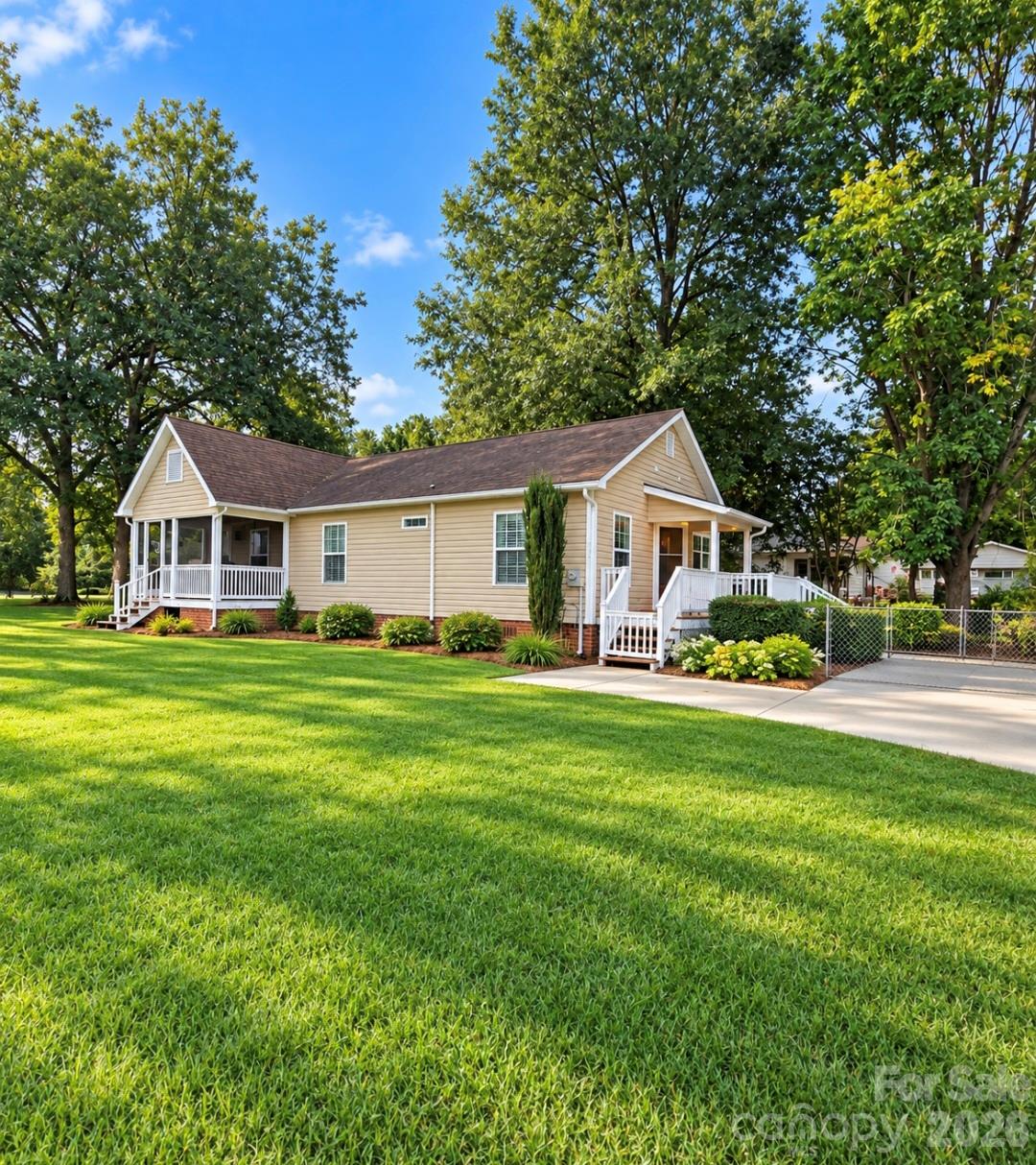 555 Palmer Road Property Photo 4