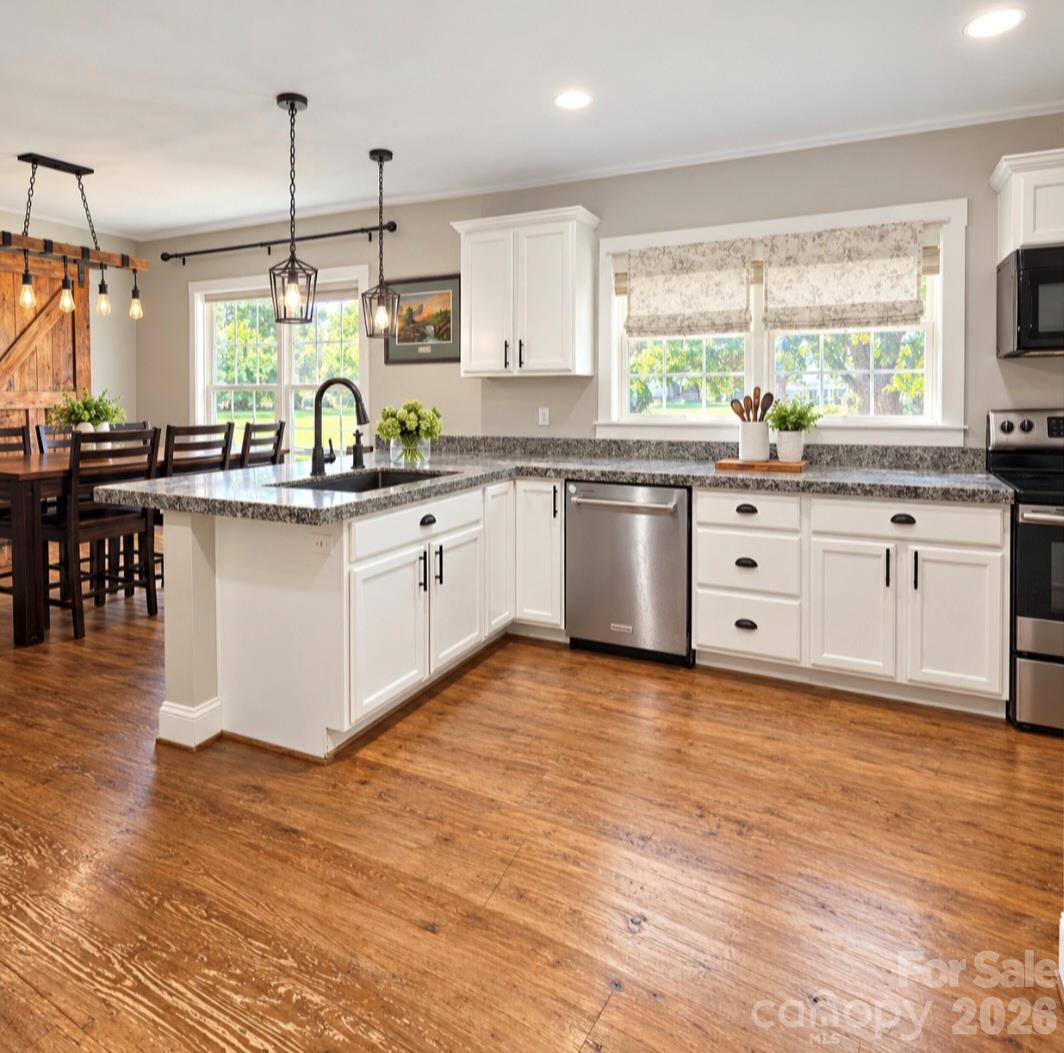 555 Palmer Road Property Photo 7