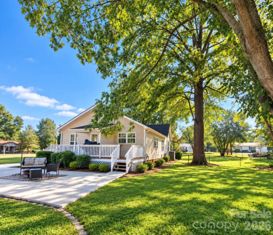 555 Palmer Road Property Photo 14