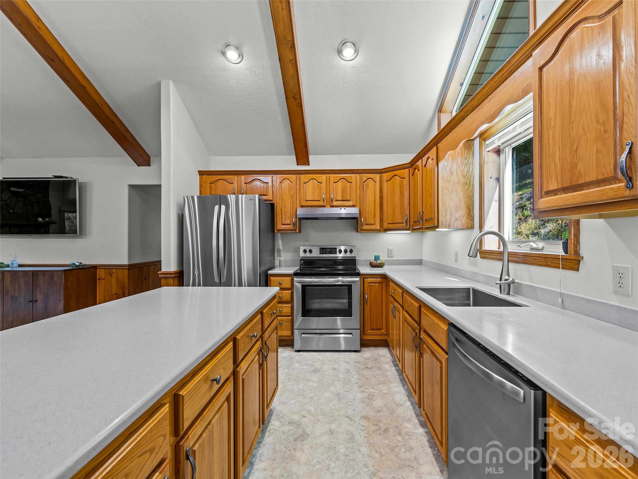 1090 Maple Springs Drive Property Photo 11