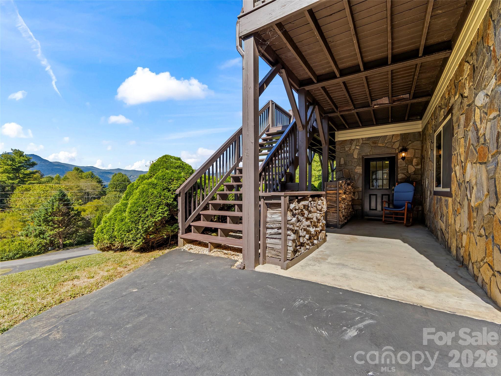 1090 Maple Springs Drive Property Photo 39