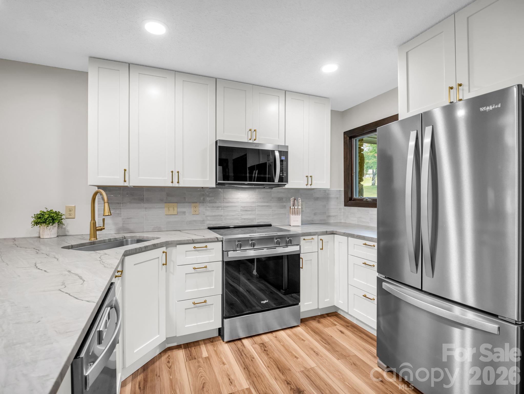 441 Mountains Boulevard D-101 Property Photo 8