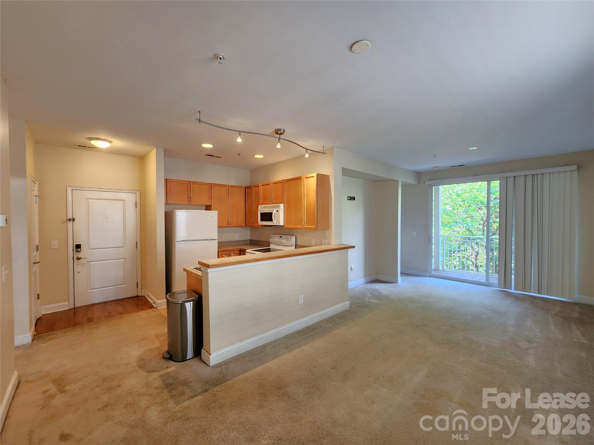 1308 Kenilworth Avenue 420 Property Photo 3