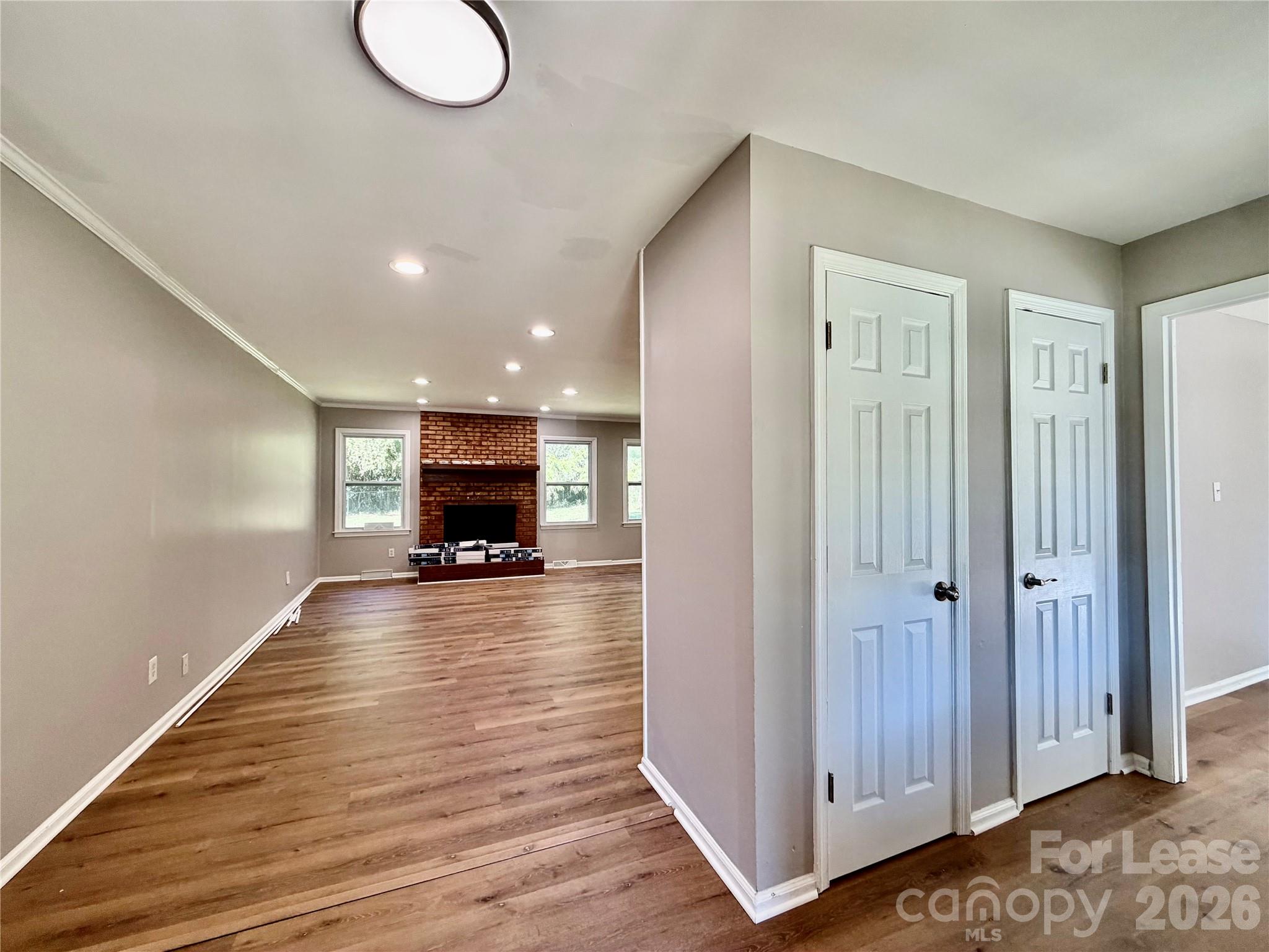 3517 Cross Winds Drive Property Photo 3