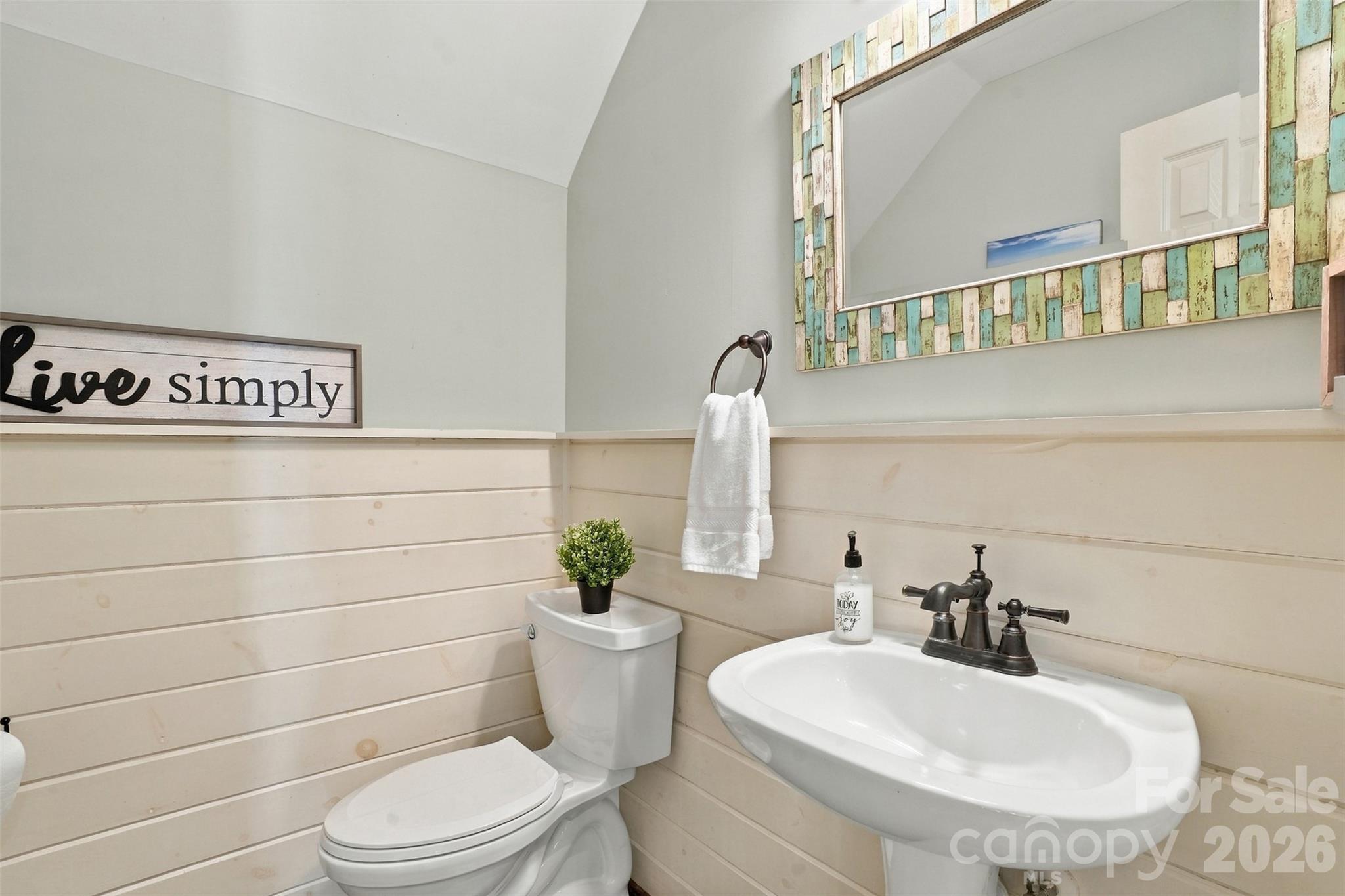 544 Glen Walk Drive Property Photo 21