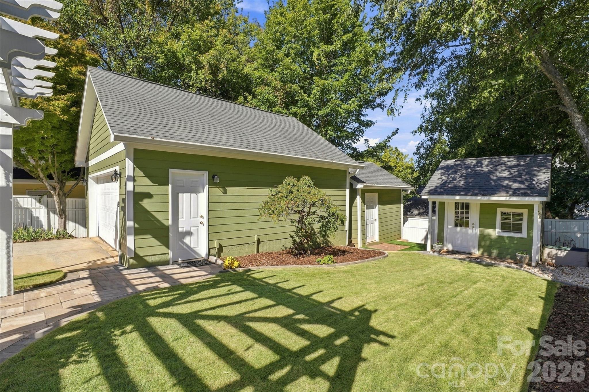 544 Glen Walk Drive Property Photo 38