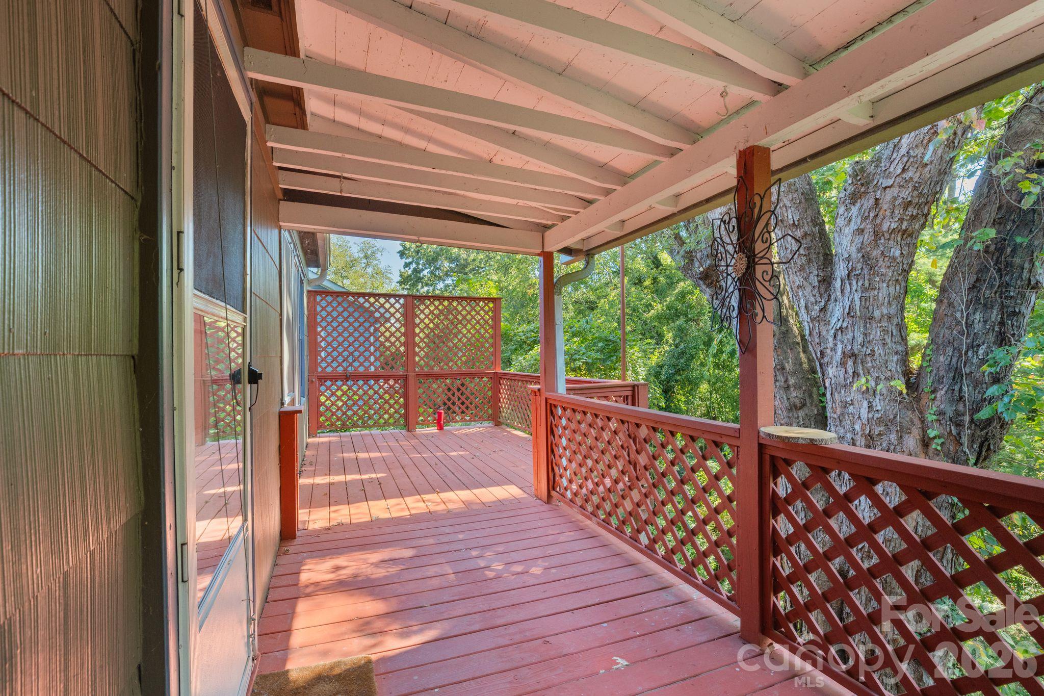 224 Aurora Drive 3 Property Photo 15